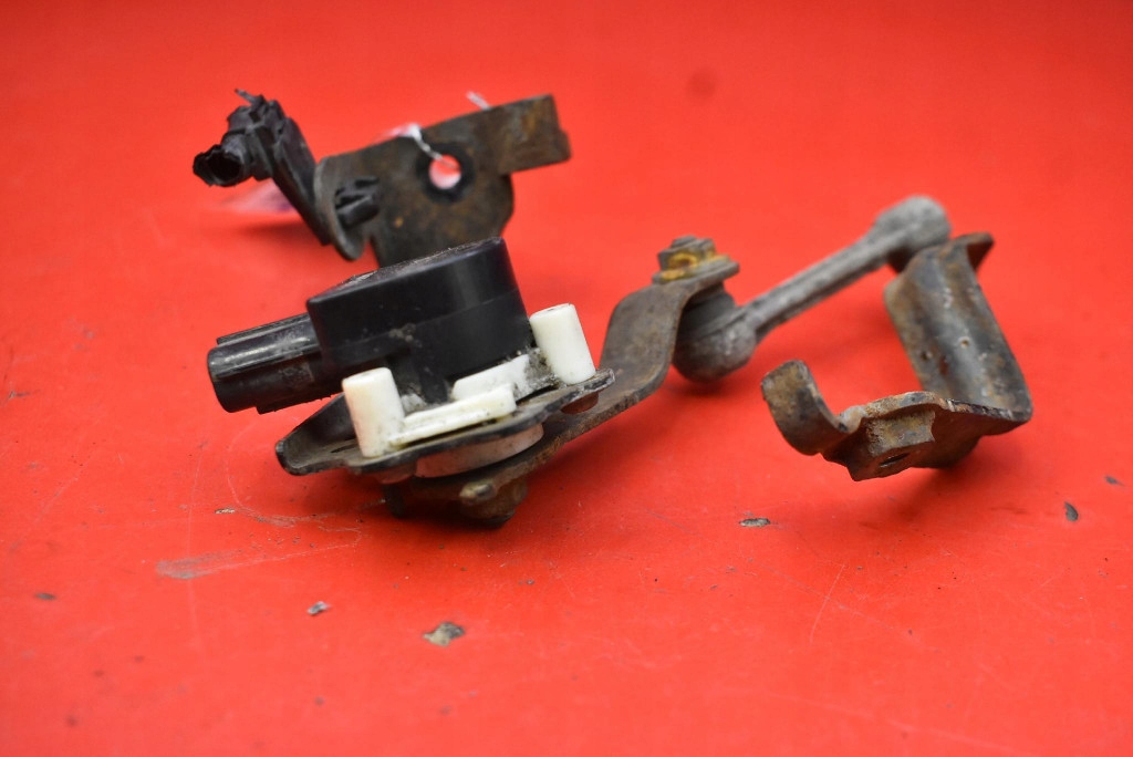 sensore POZIOMOWANIA luci TOYOTA C-HR 1 e 16-20