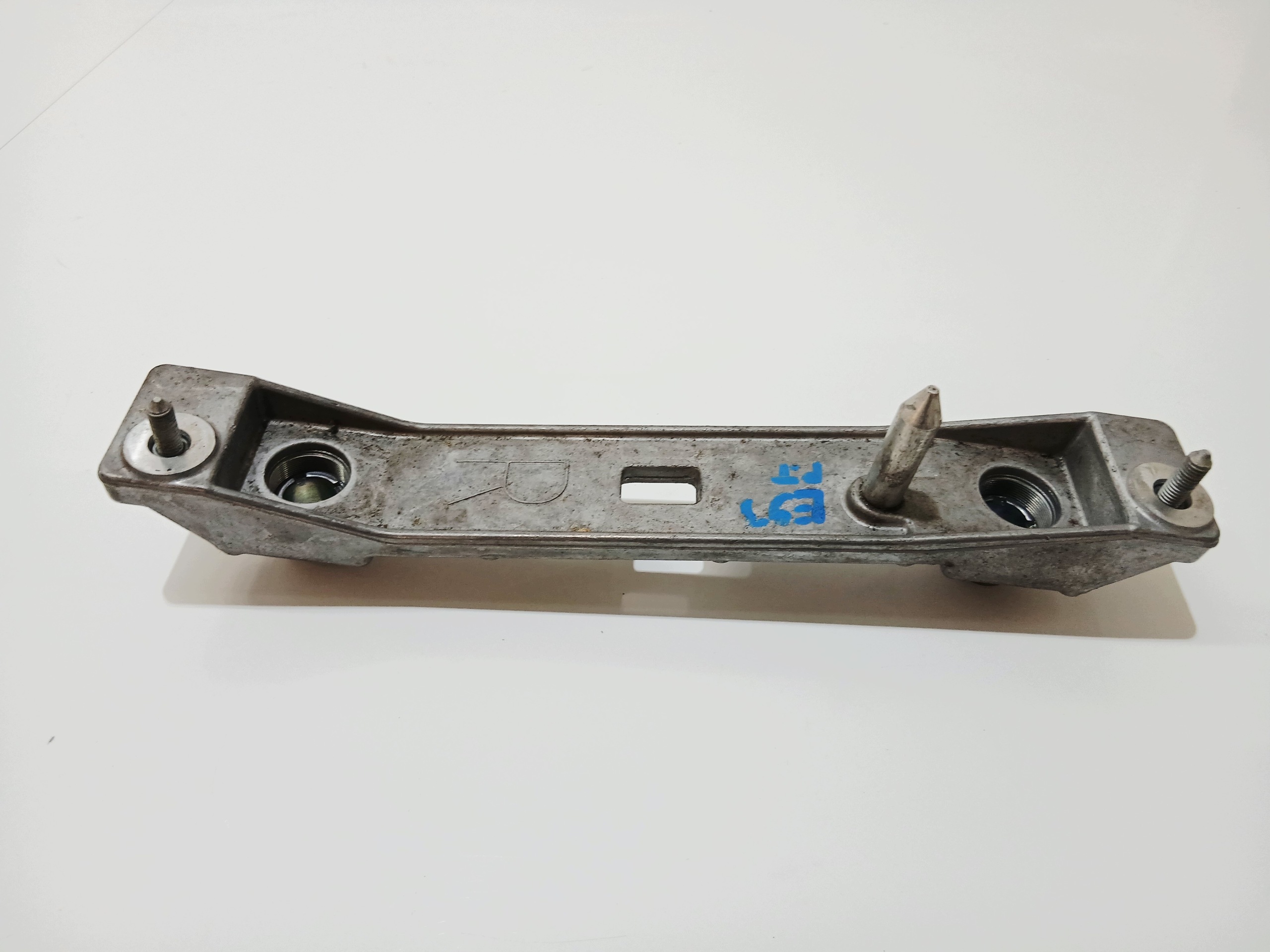 bracket LOZYSKA GLOWNEGO right rear part BMW 3 E93 7157264