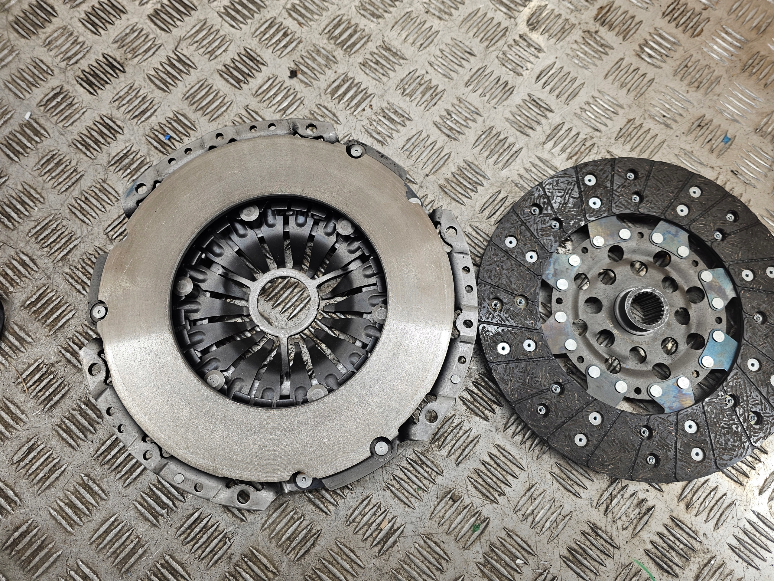 Sachs 3082 634 062 Disque dociskowa Embrayage 1864634462