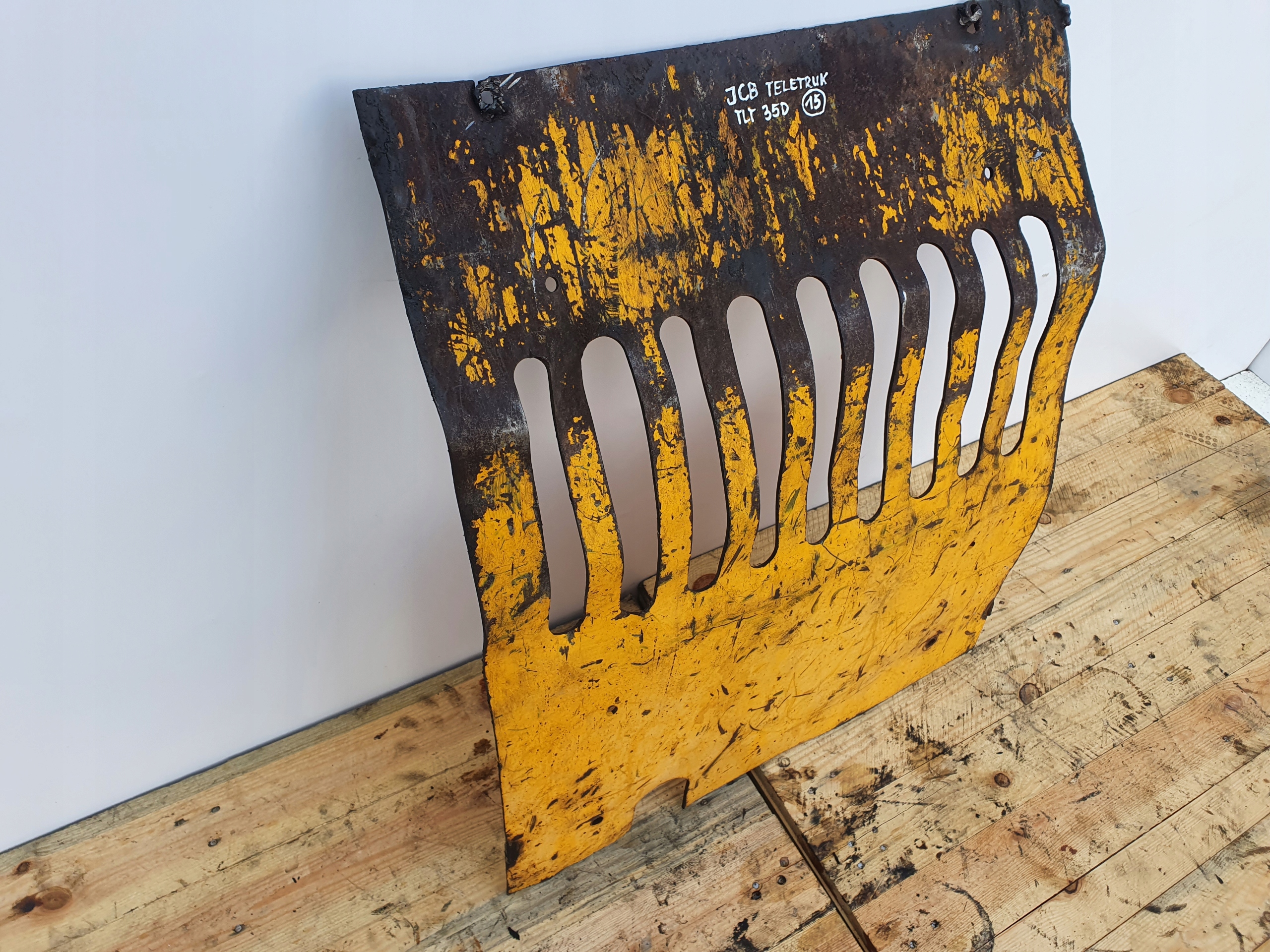 JCB TLT TELETRUK 30D 35D OSLONA PRZEDNIA PRZOD Part number KRATA