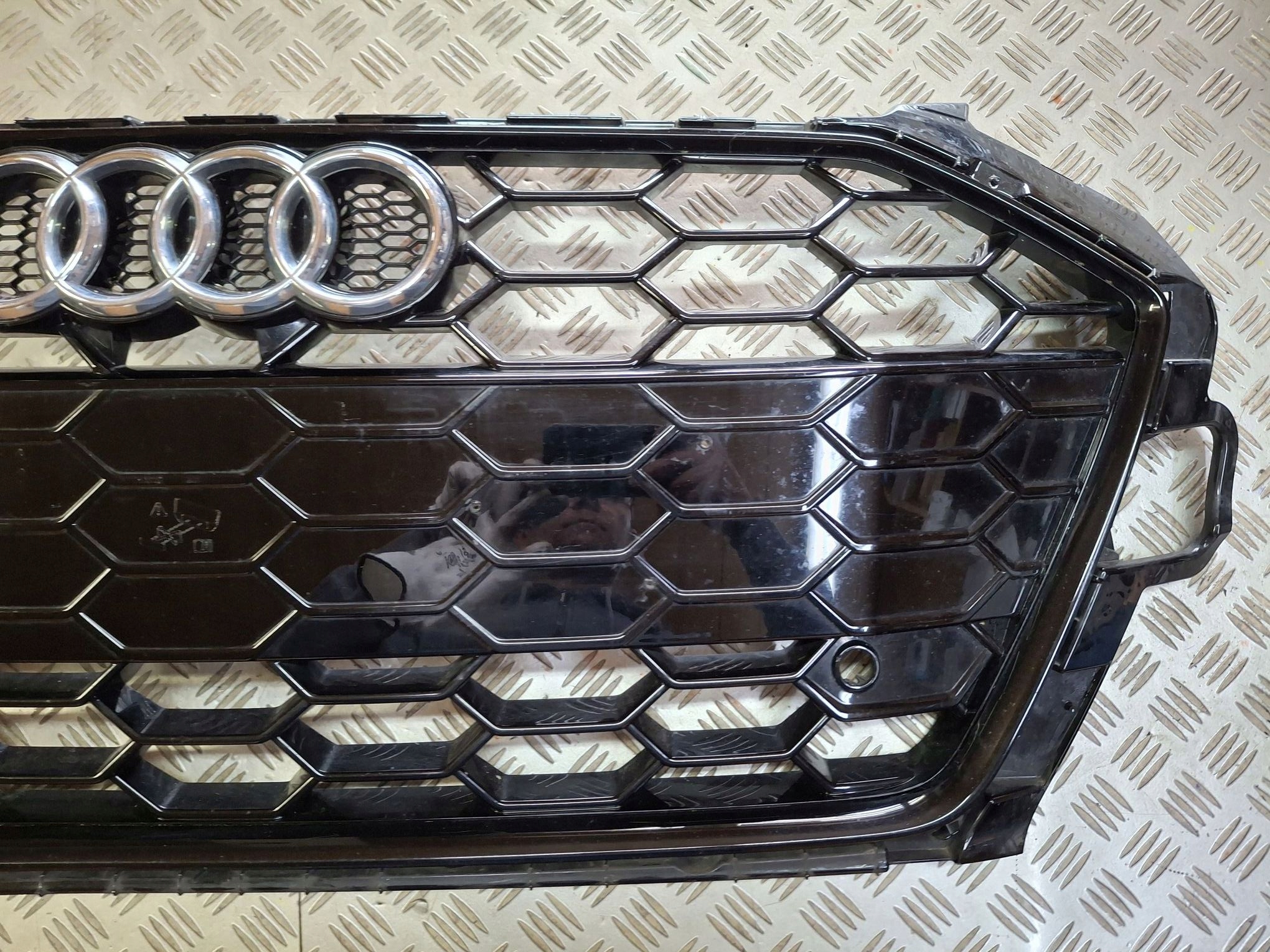 Grille AUDI A4 B9 LIFT S-LINE 2019R->