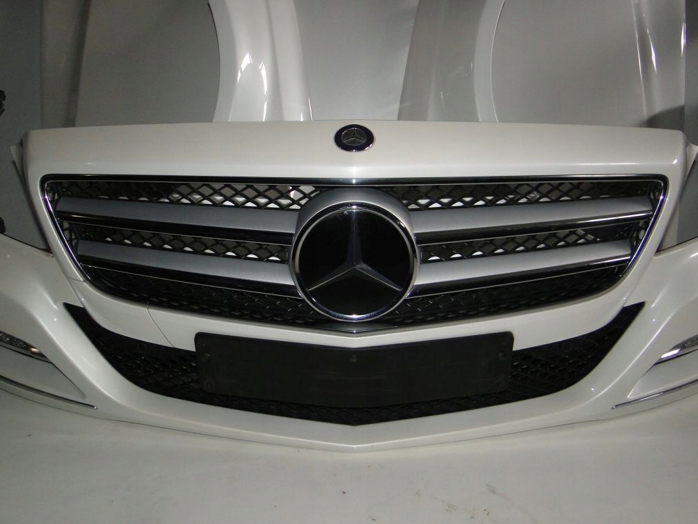 MERCEDES CLS W218 218 GRILL ATRAPA NA DISTRONIC Numer katalogowy części GRILL CLS 218