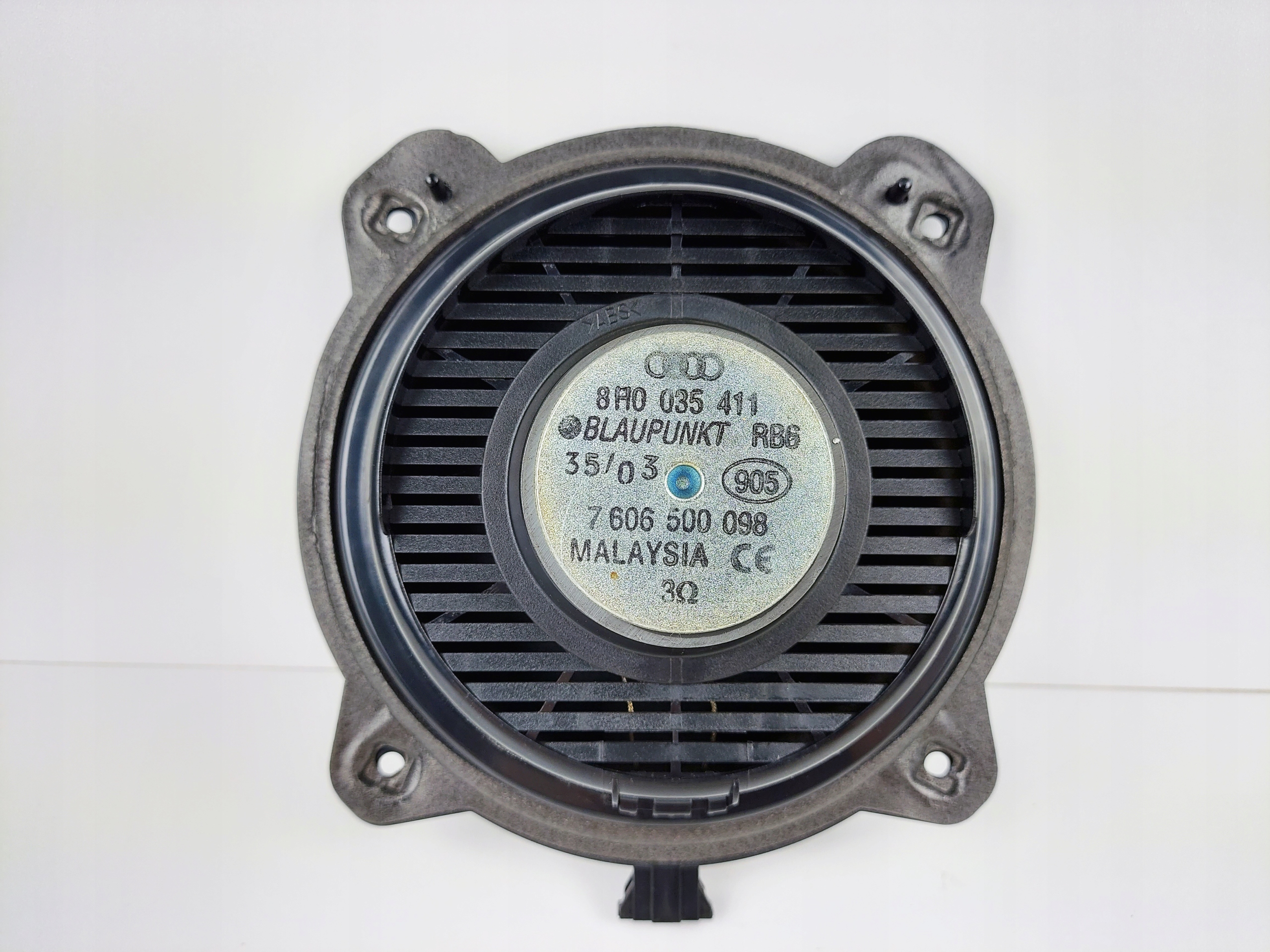 AUDI A3 8P speaker door rear part 8H0035411
