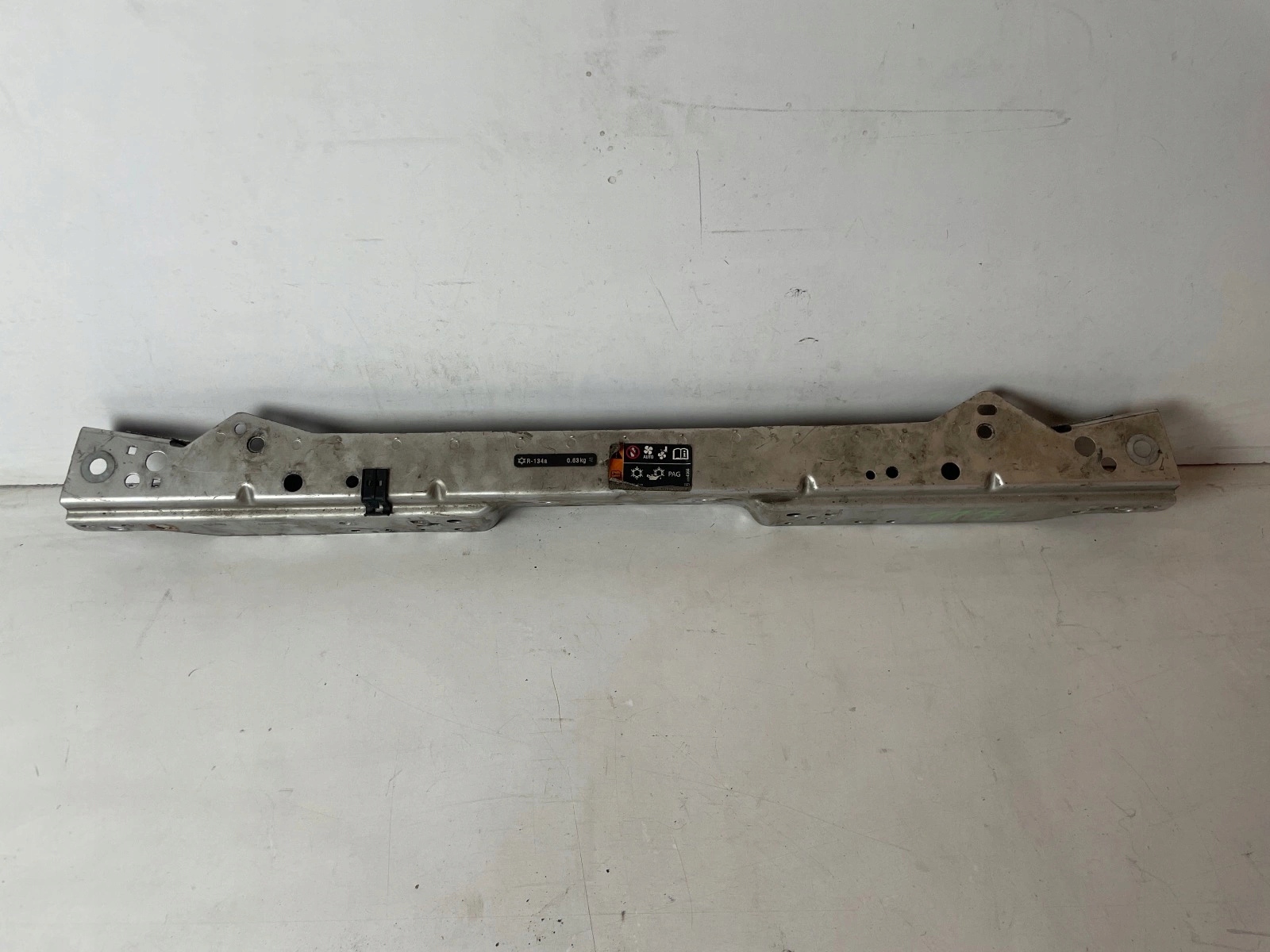 support panel for radiators pillar upper Opel Astra IV J
