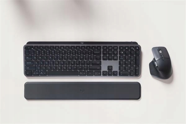 Sada klávesnice a myši Logitech čierna