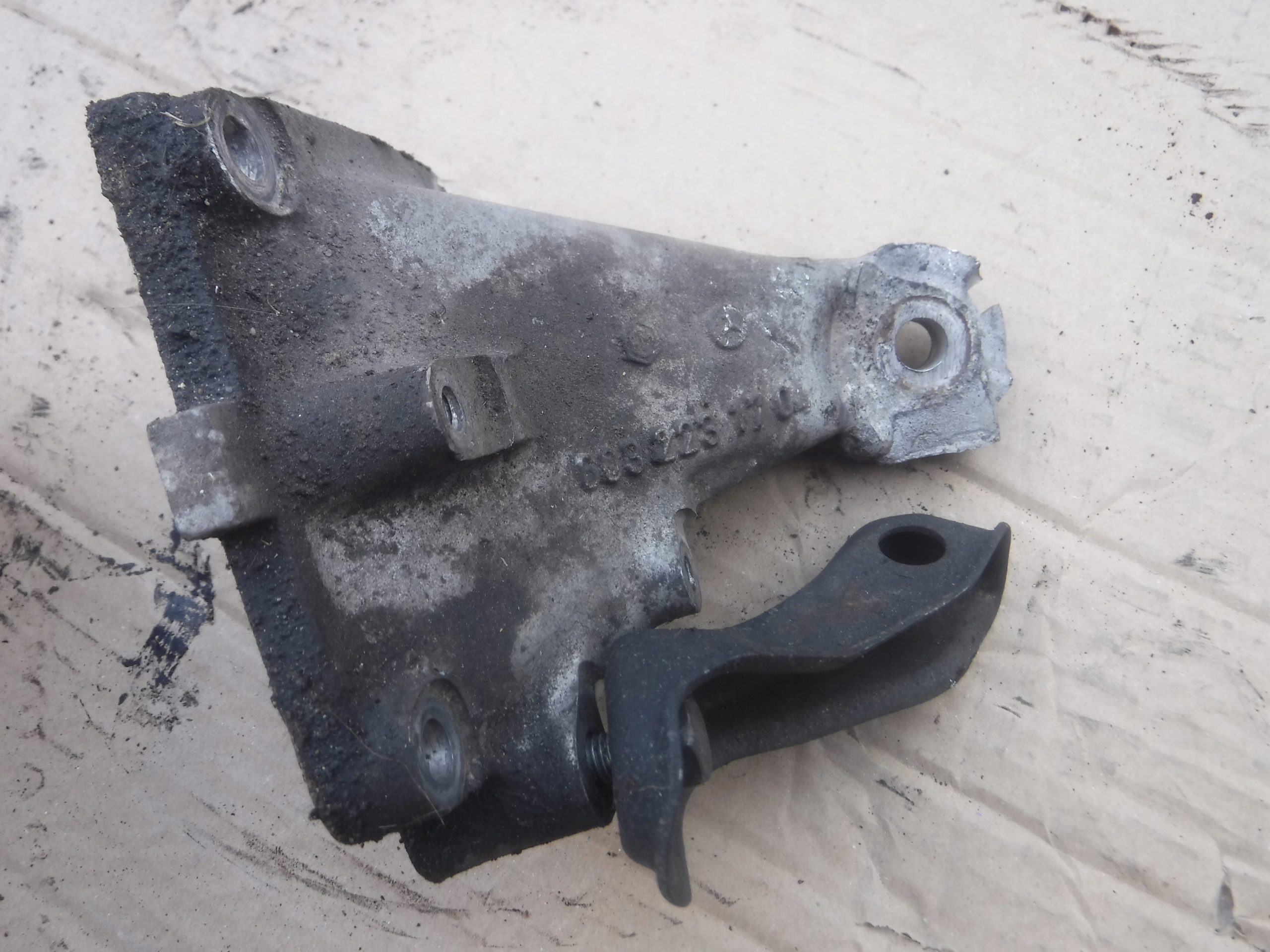 mercedes w124 engine mount console 6032261704