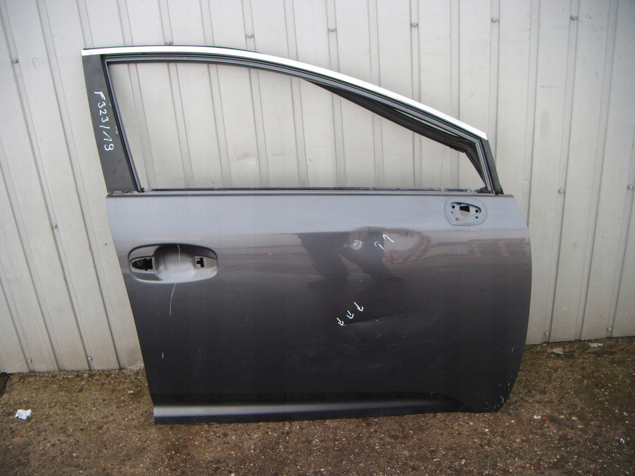 TOYOTA AVENSIS T27 09-16 DRZWI PRAWY PRZÓD