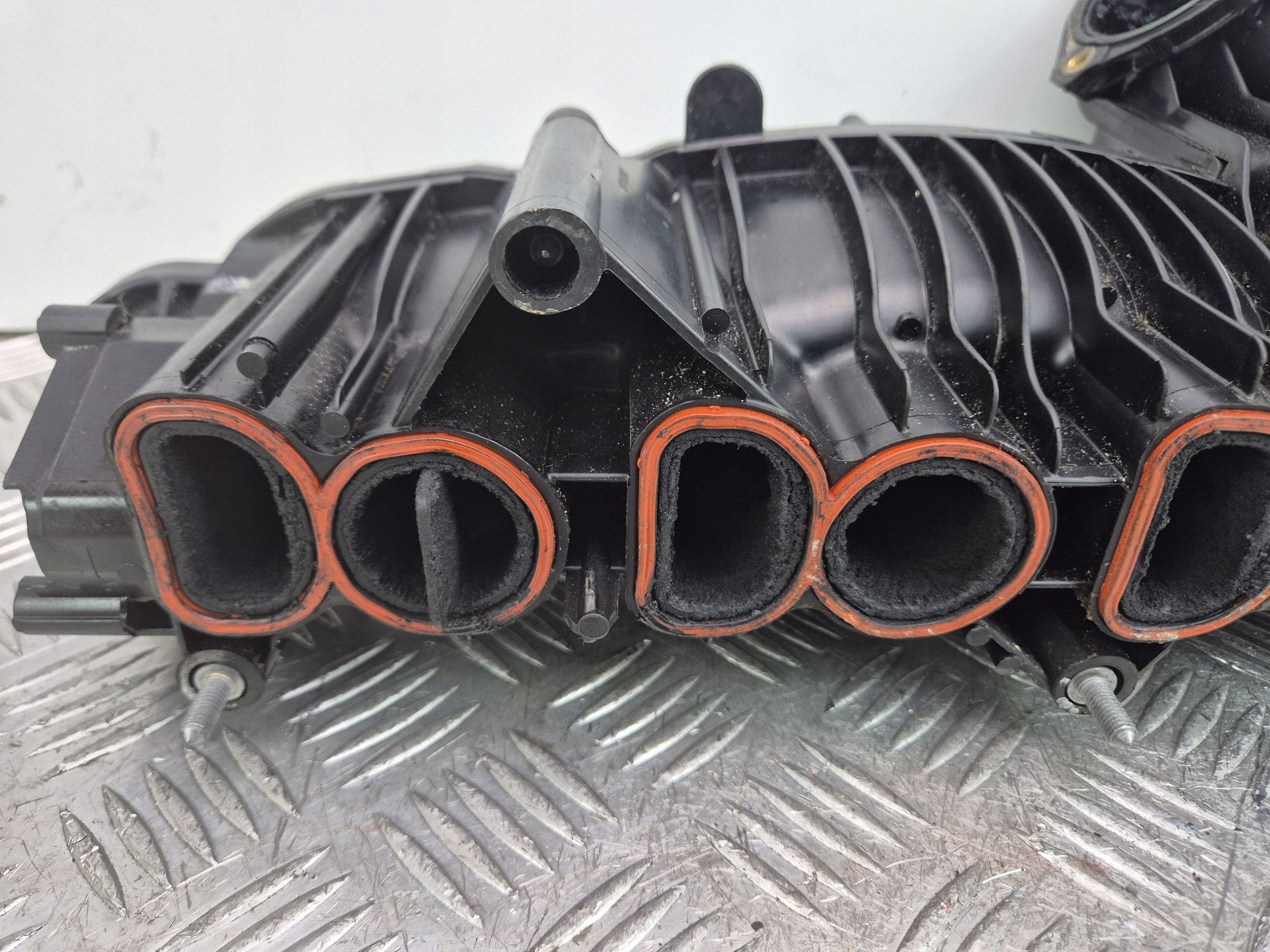 BMW X1 E84 18d intake manifold 7798885 N47D20A