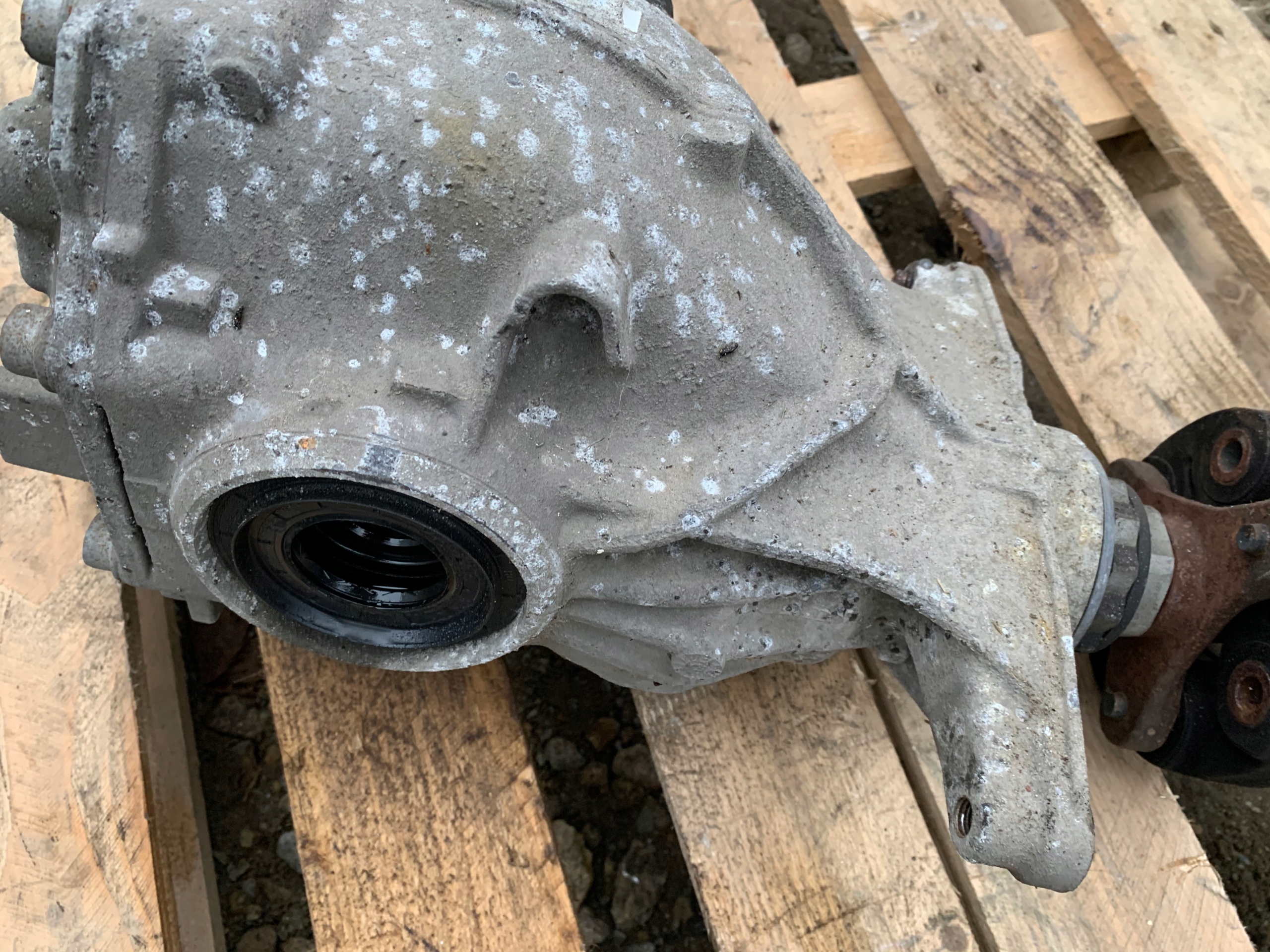 BMW F10 F11 дифференциал задний мост 7630816 2,47