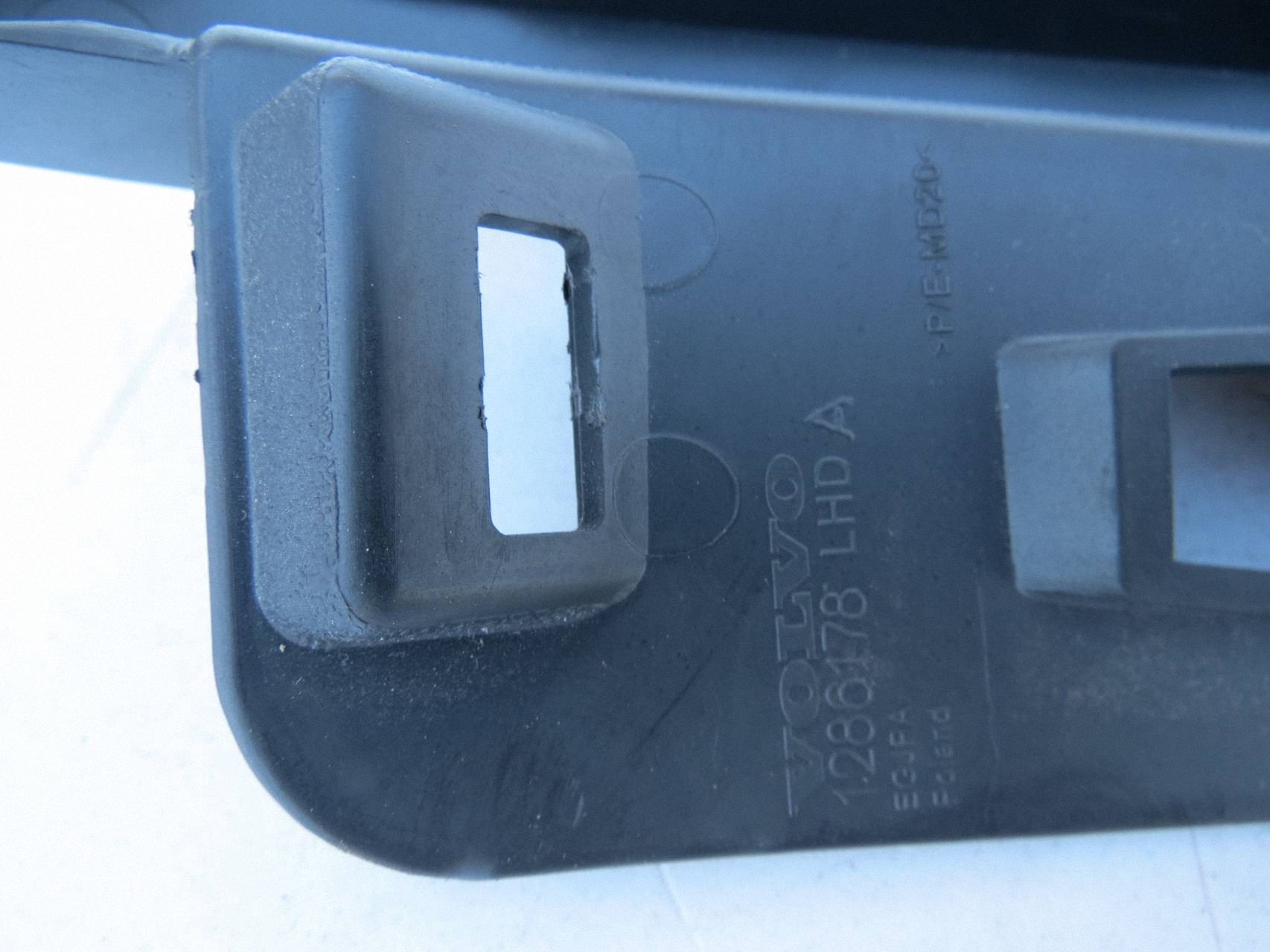 Leiste Schutzleiste Handschuhfach VOLVO XC60 und 1286178