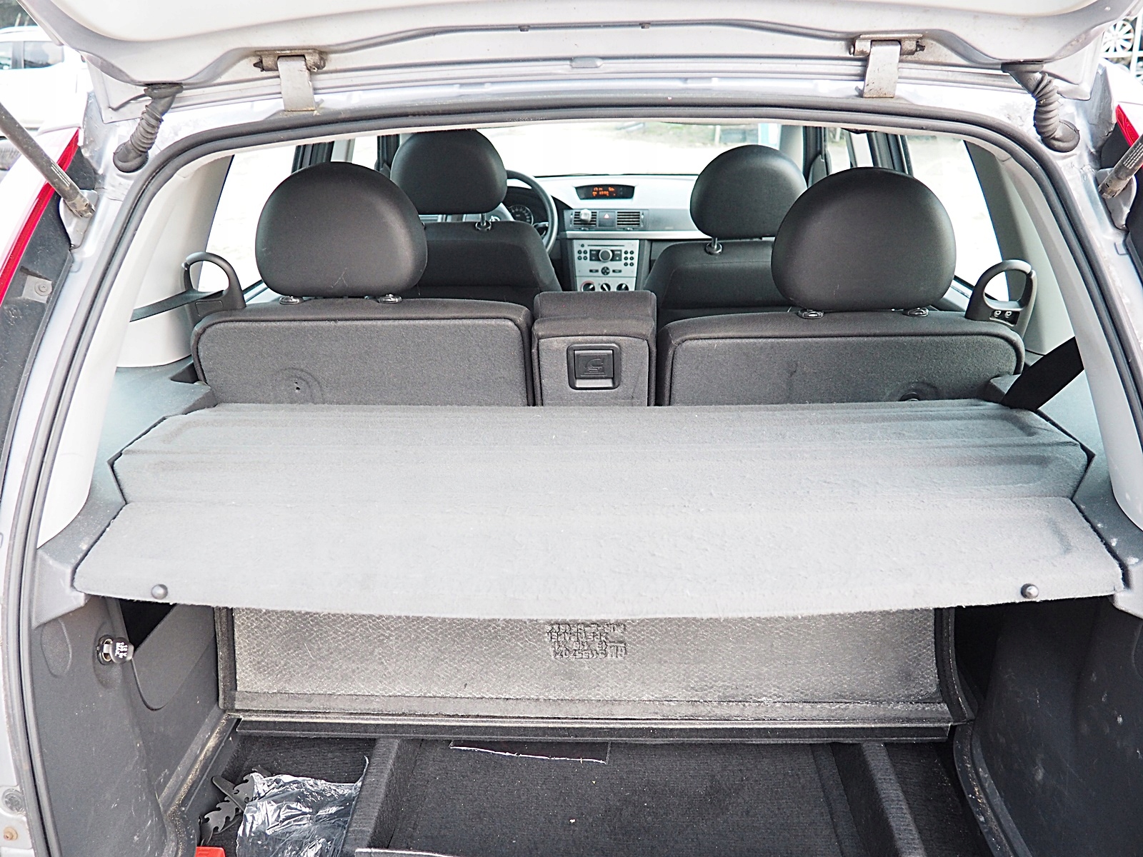 Opel zafira багажник. Opel signum багажник. Багажник опель мерива б. Опель зафира 2004 багажник. Опель зафира 2003 багажник.