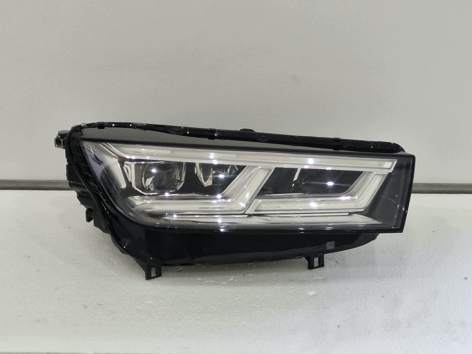 Licht rechts Audi Q5 80A FULL LED