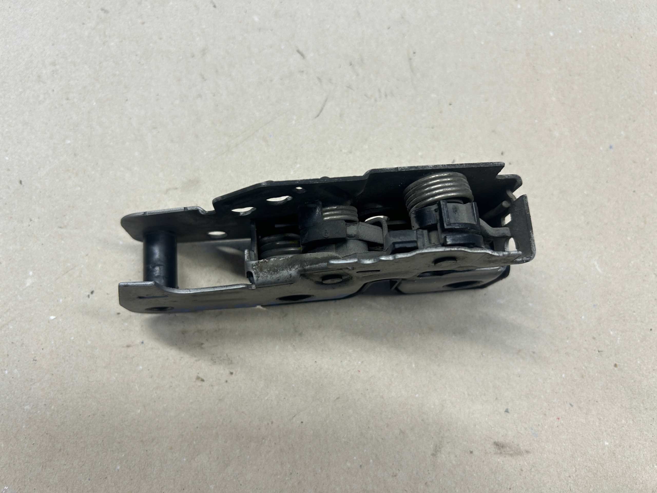 PORSCHE CAYENNE 7P bonnet latch lock 7P5623509