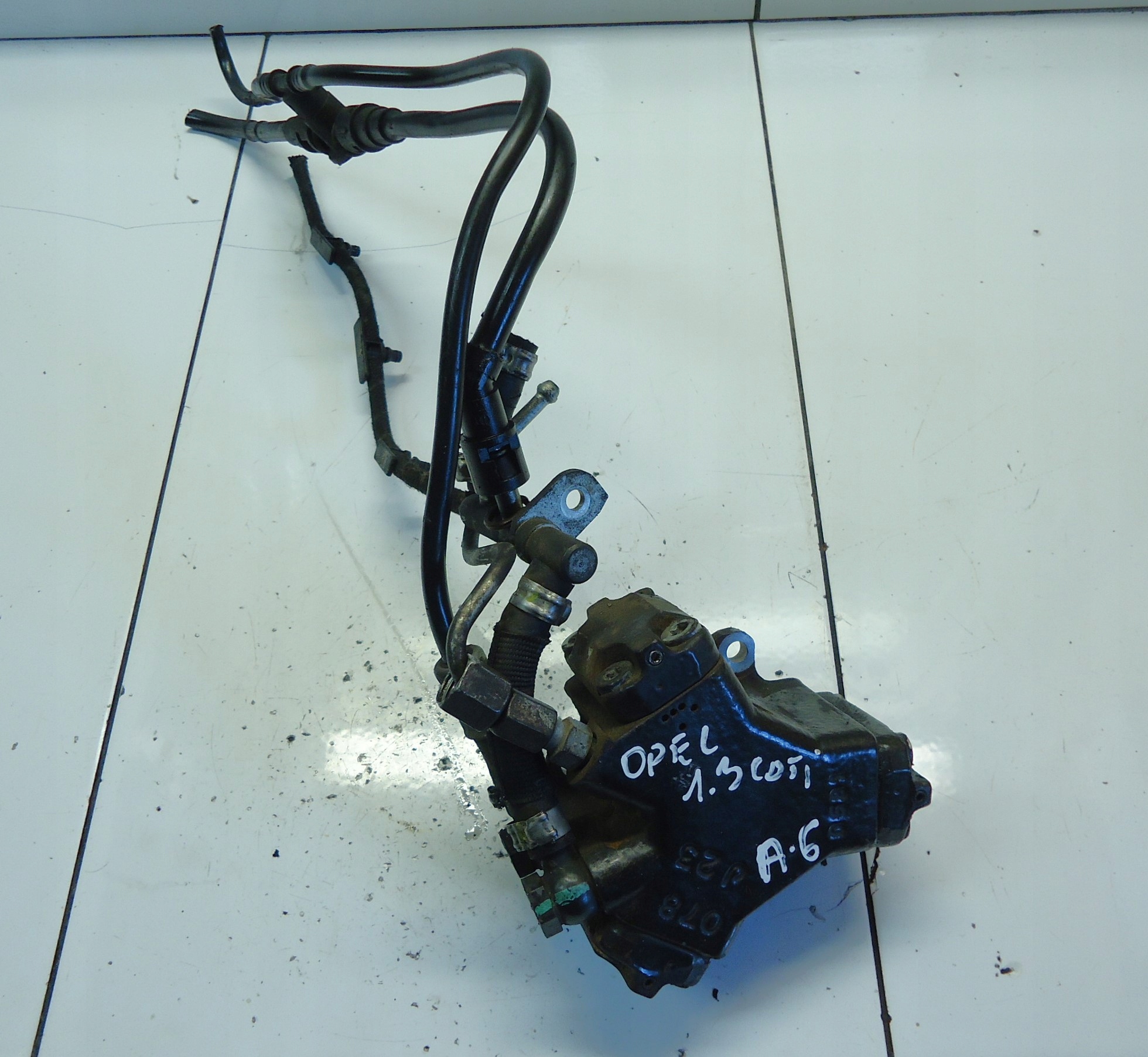 OPEL CORSA D MERIVA B 1.3 CDTI A13DTC Einspritzpumpe 0445010203