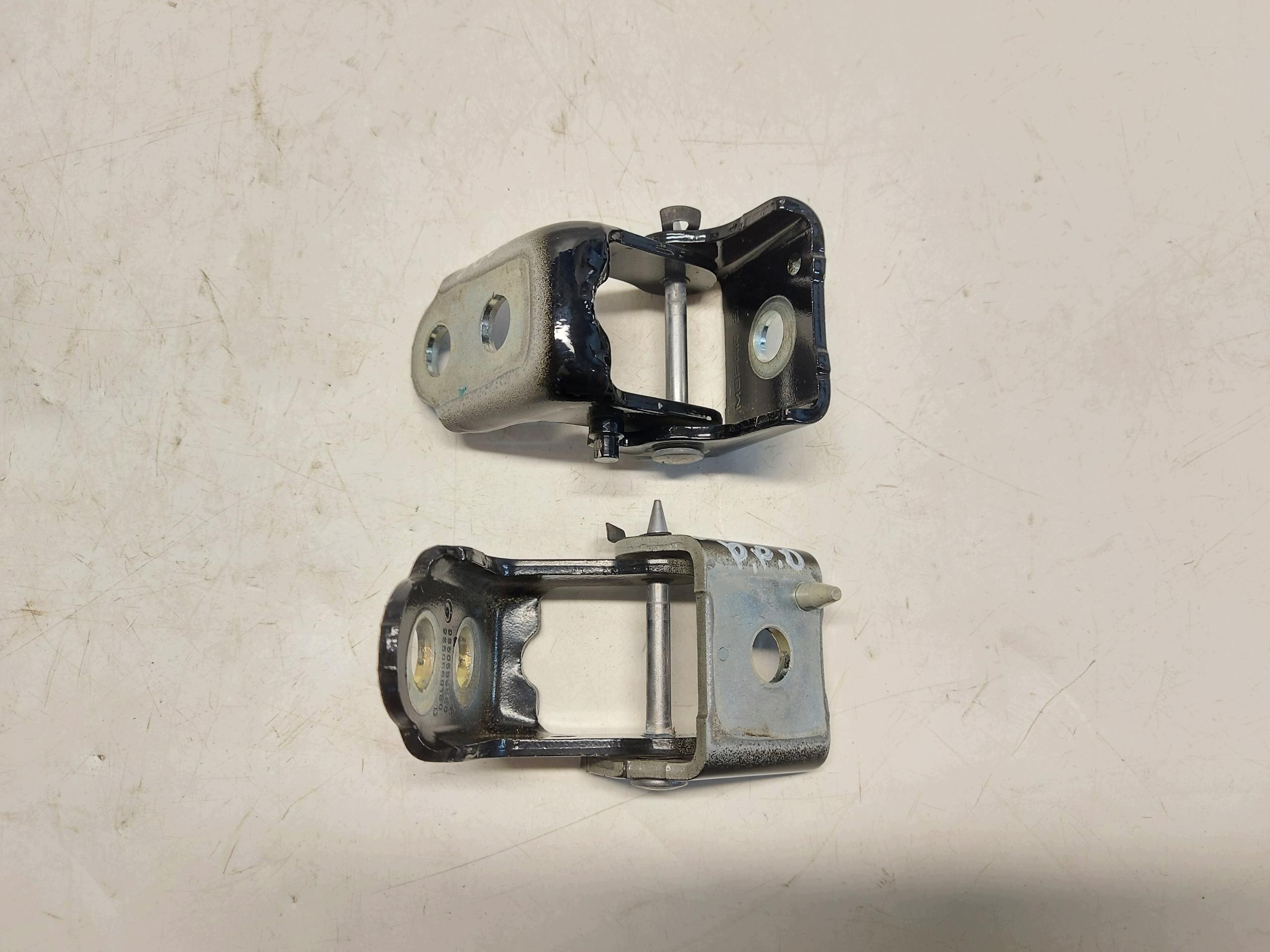 Peugeot 5008 III E5008 hinge hinges door right front upper lower kpl.