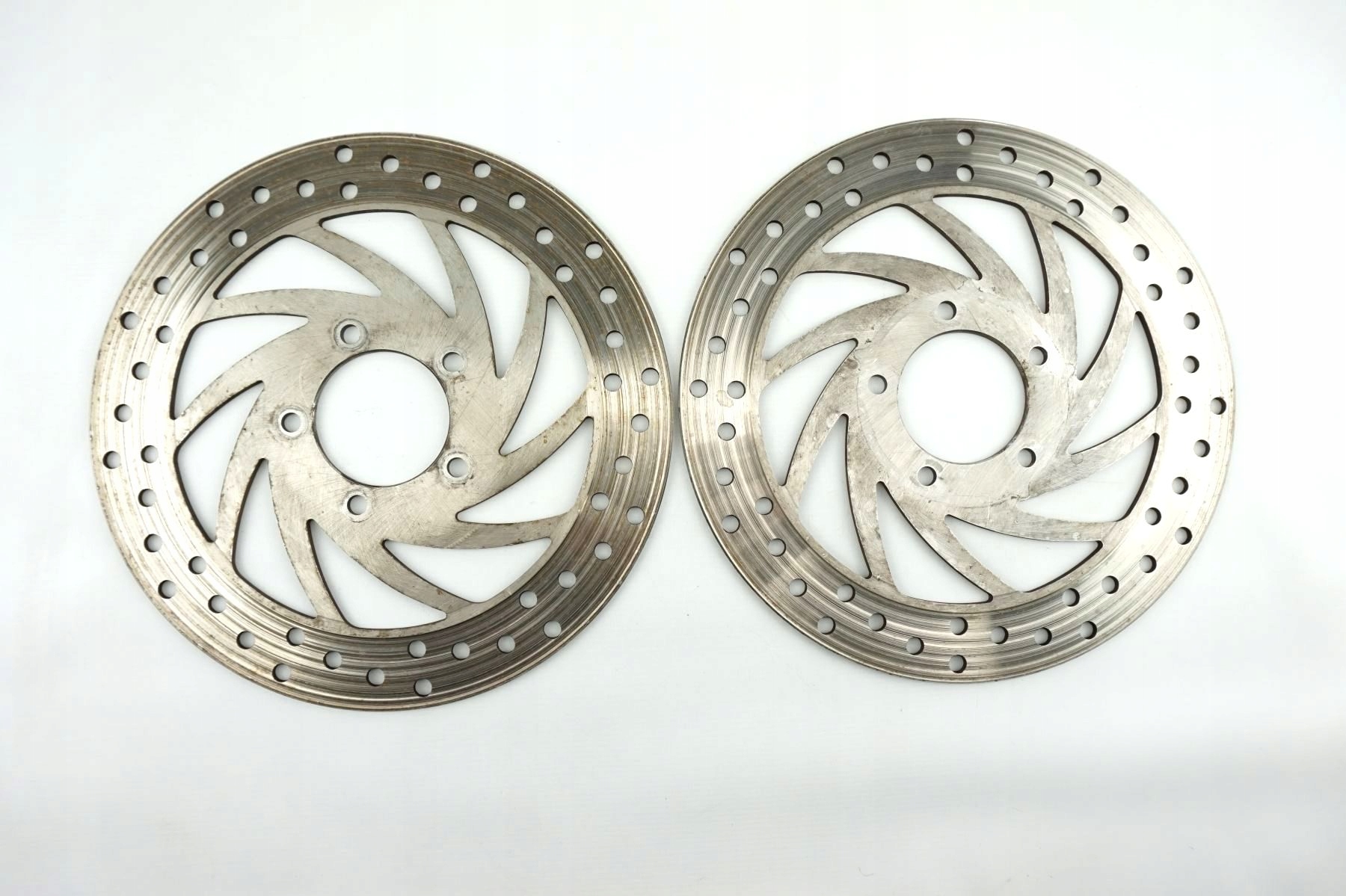 Кармелла бинг полный рост. 160 39. Тормозные суппорта brembo вид спереди. Мультитул xiaomi marsworker multi-function wrench knife black. 160 39.