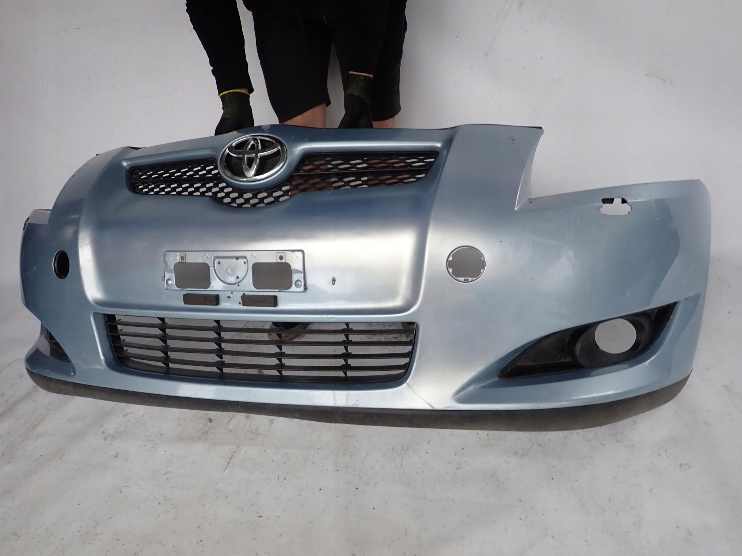 TOYOTA AURIS and 1 06-09 bumper front front SPR