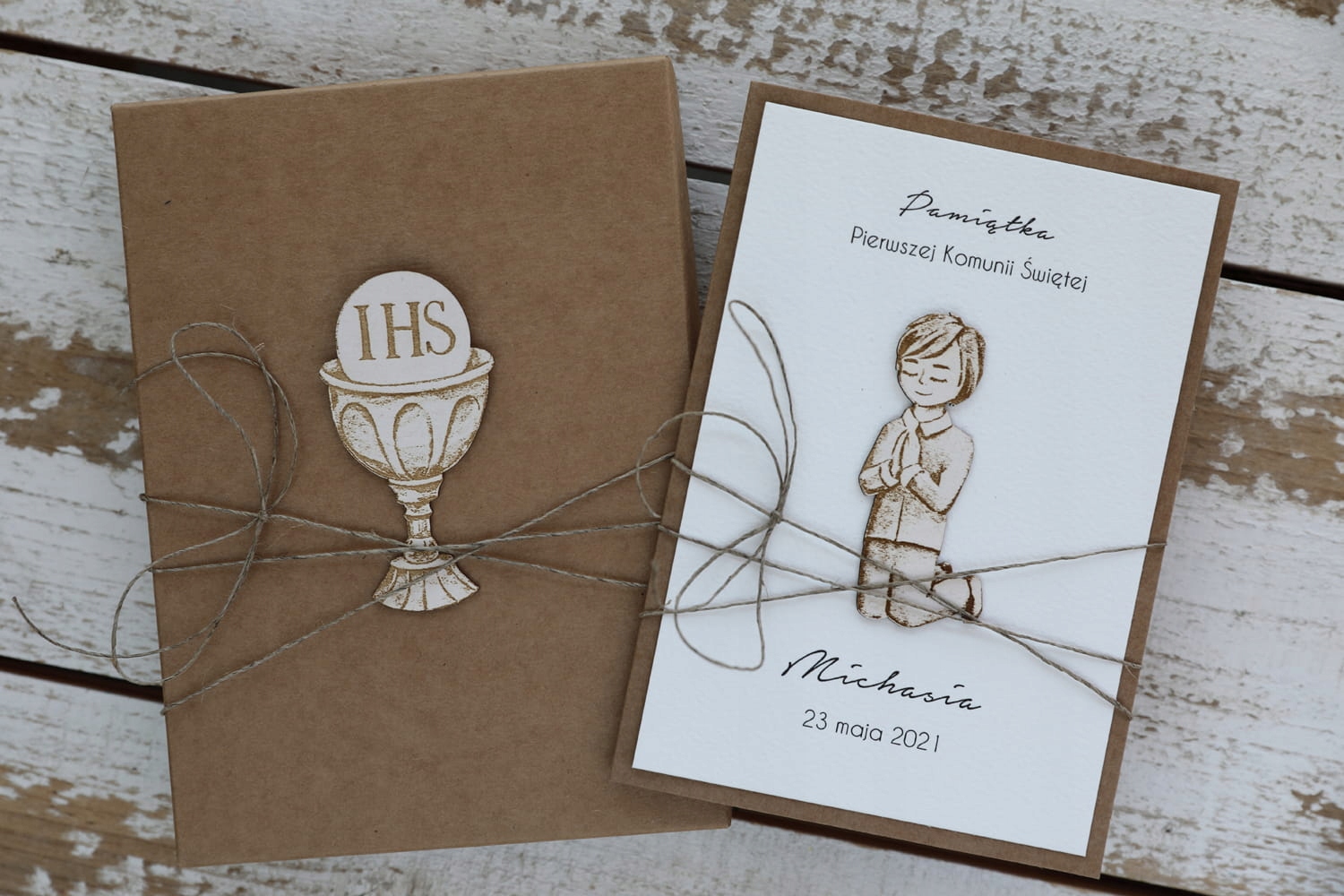 Ručně vyrobená pohlednice na svaté přijímání s personalizací – pro chlapce
