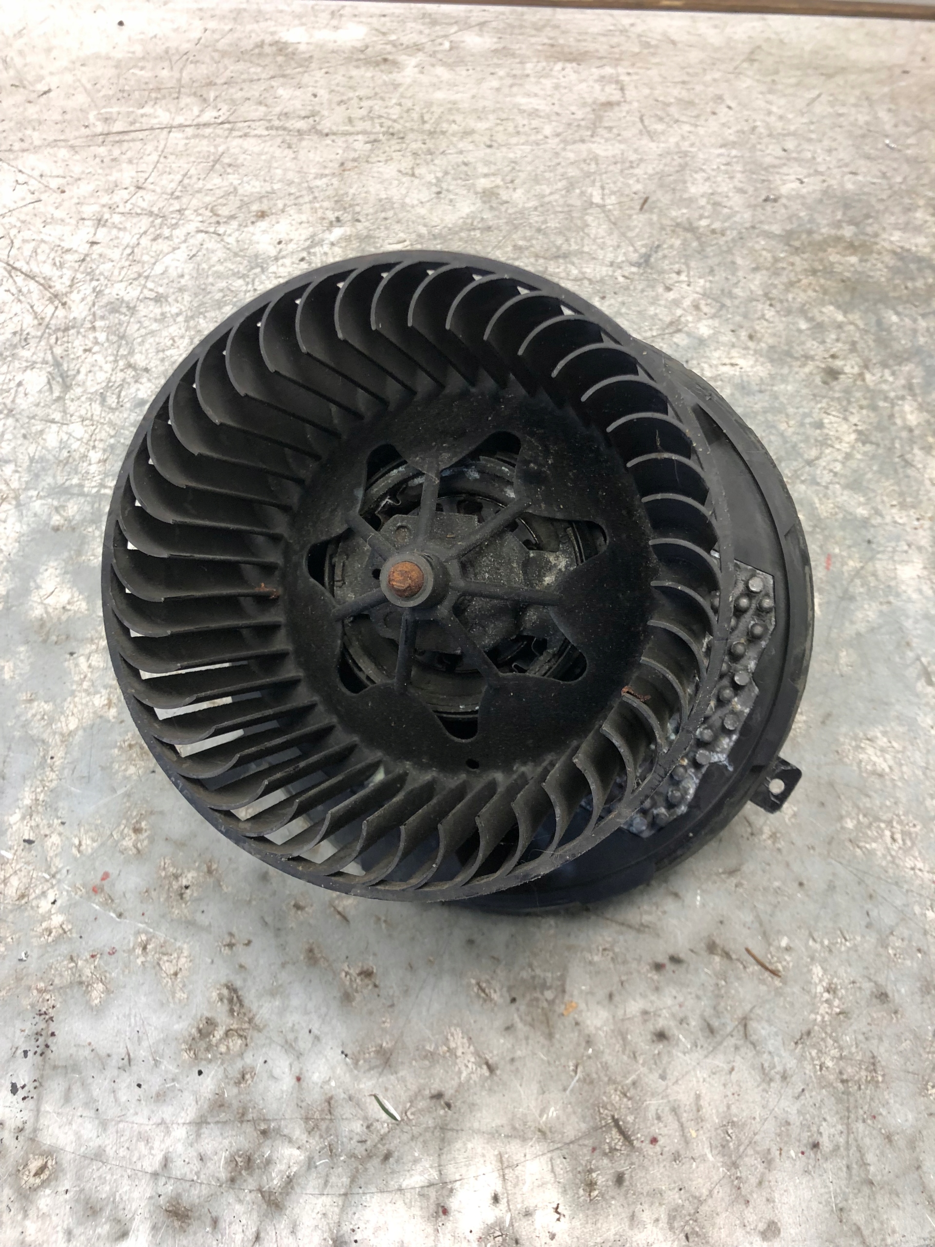 DMUCHAWA Lüfter VW SKODA AUDI 3C0907521
