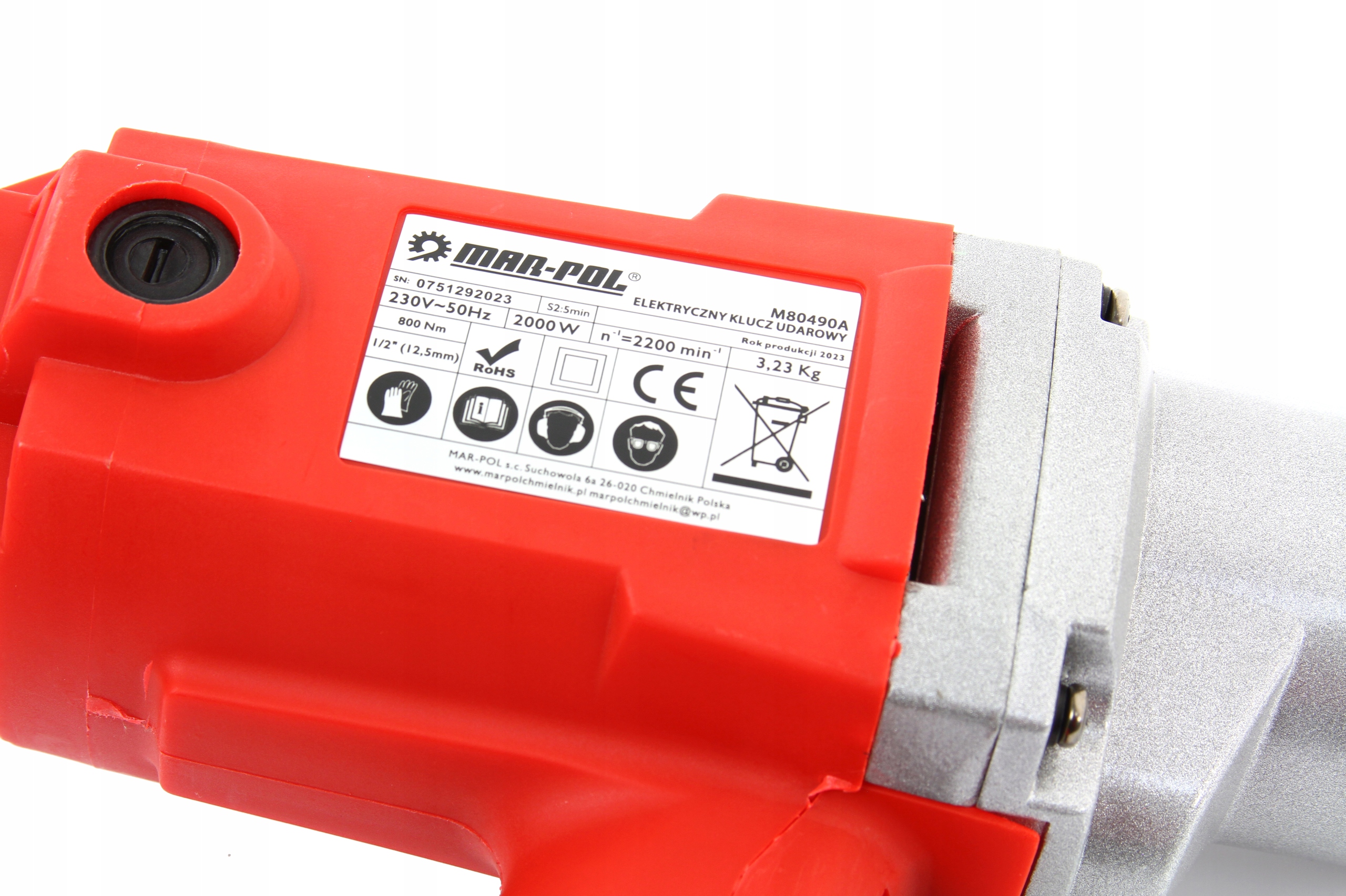 KLUCZ ELEKTRYCZNY UDAROWY 1/2" DO KÓŁ 2000W NASADKI Średnica wlotu powietrza 1/2''