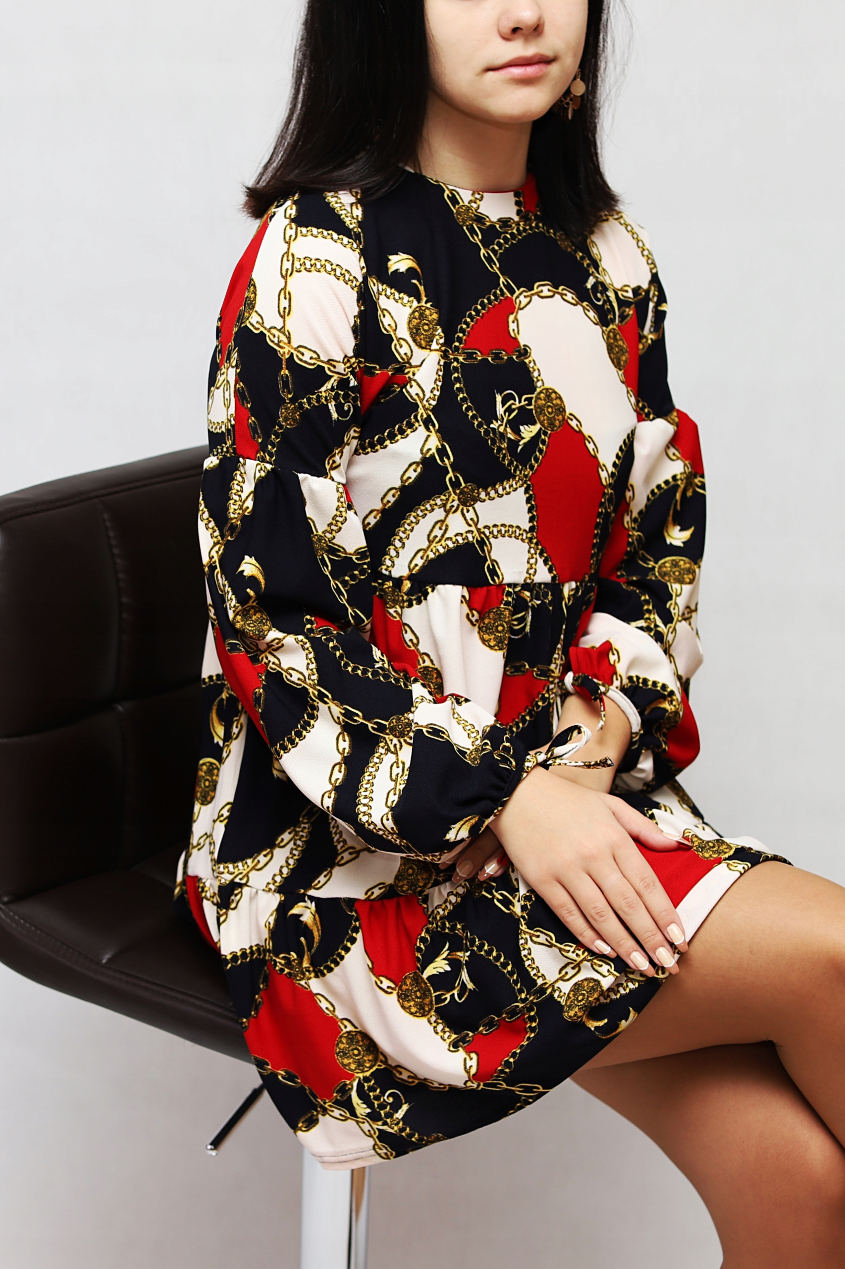 ROZKLOSZOWANA TRAPEZOWA SUKIENKA FALBANKI NADRUK