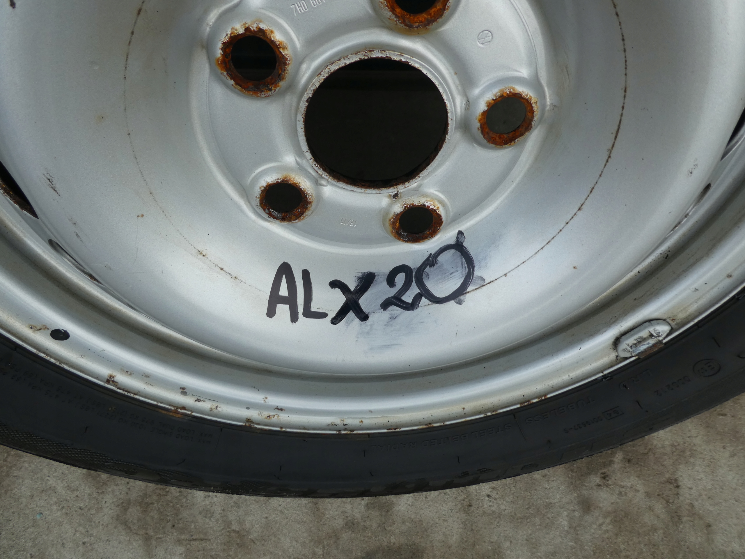 4X wheels discs tyres 7H0601027D VW T5 T6 215/65/R16C 2013R