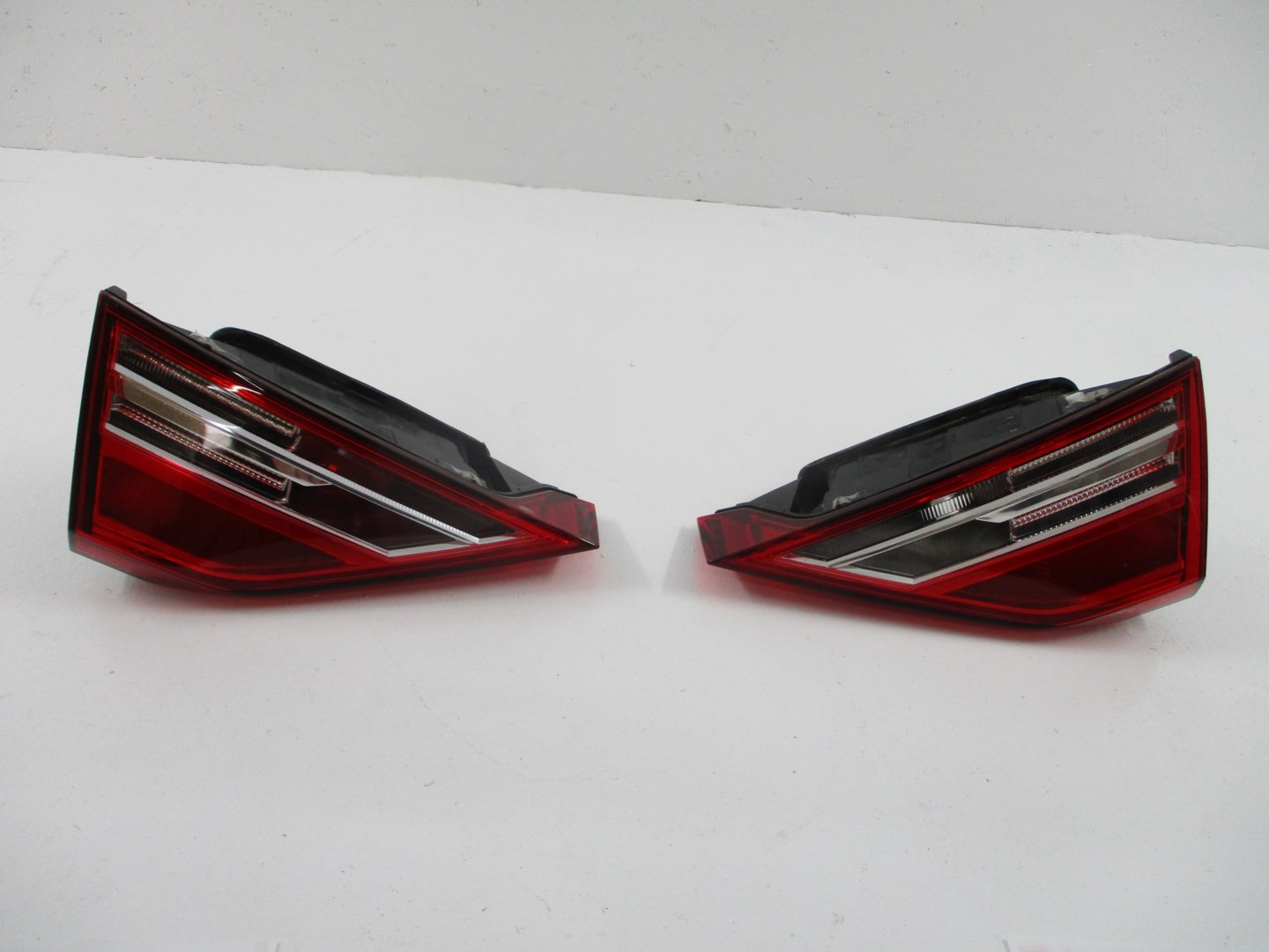 light rear Audi A1 82A 82A945075 left