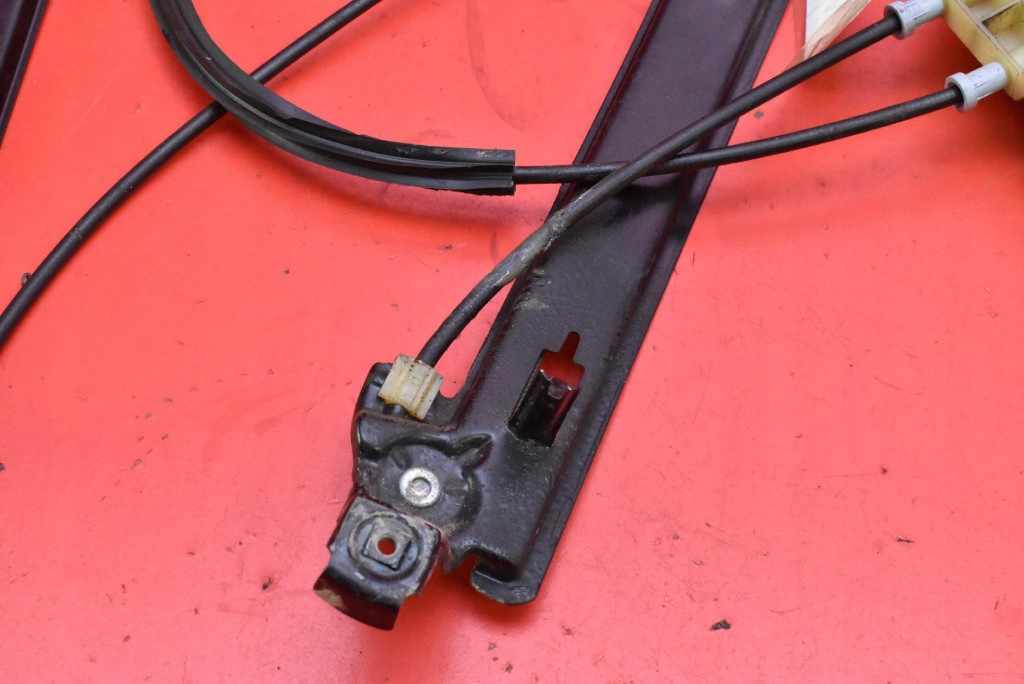 window regulator left front EU 1P0837401B SEAT LEON 2 II 5D HB LIFT 09-12
