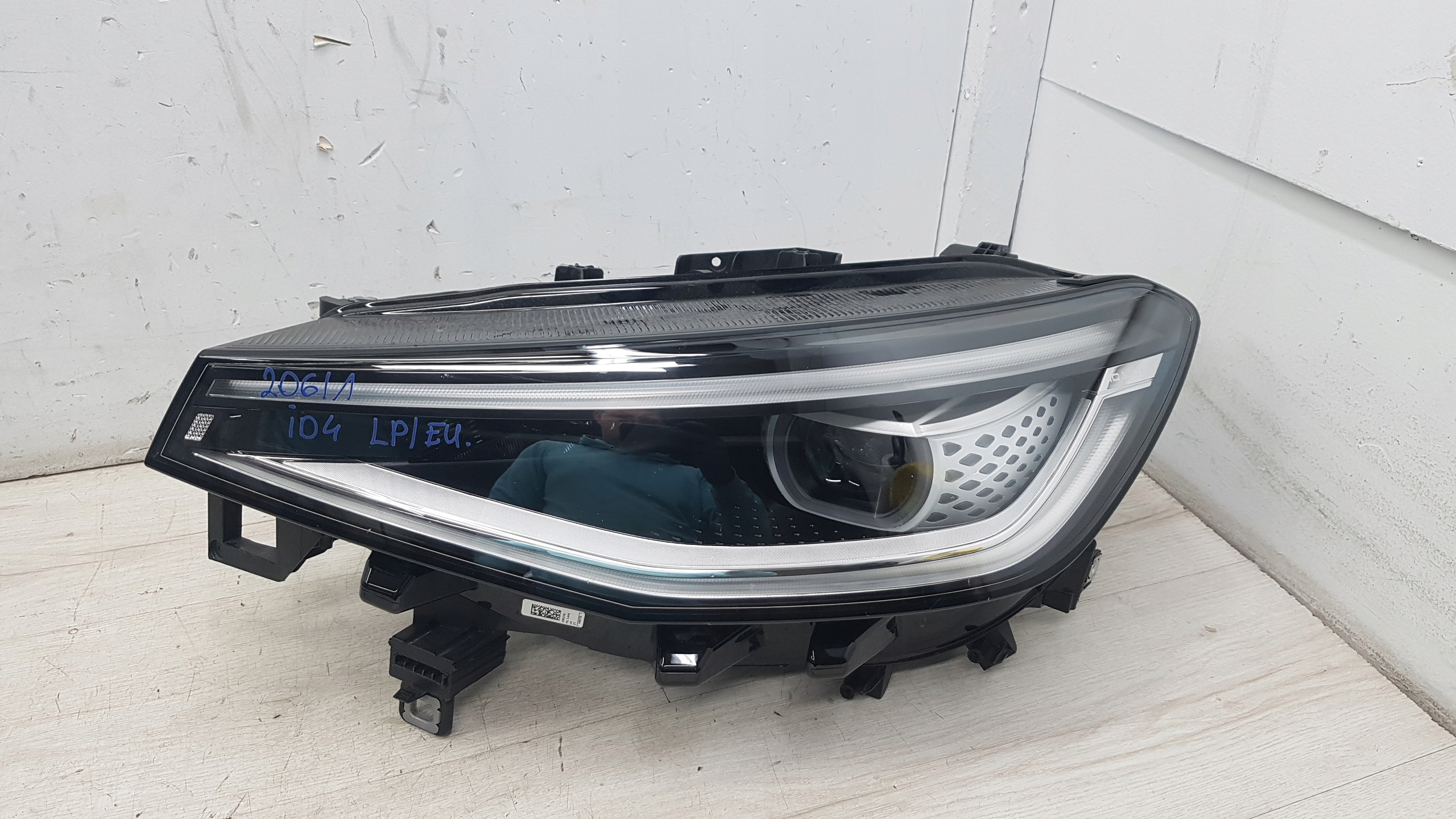 VW ID4 LAMPA LEWY PRZÓD EU