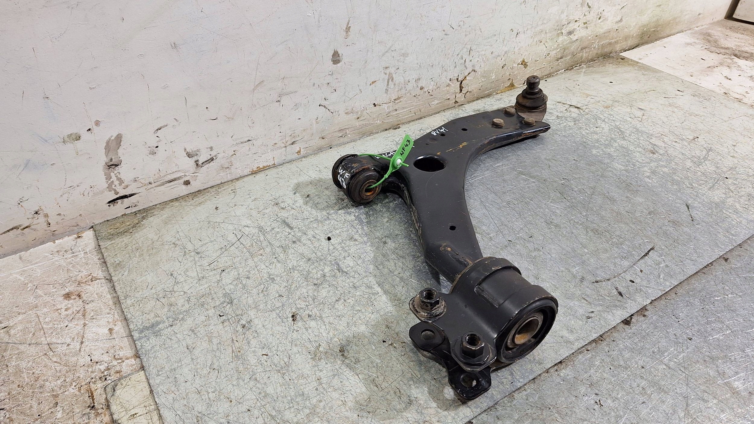 arm right front 8V41-3A423-AB FORD KUGA MK1