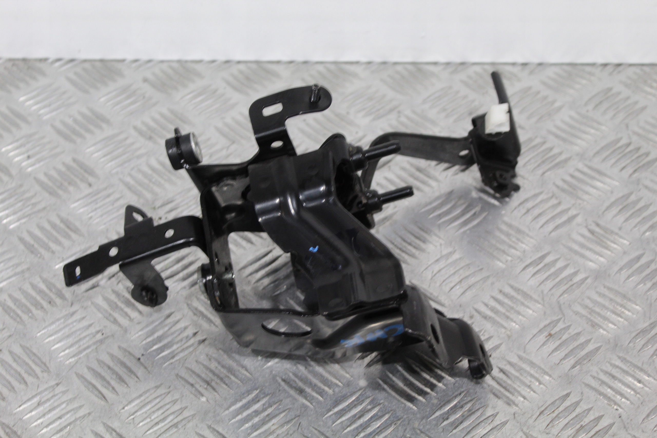 Держатель лапа ABS TOYOTA C-HR