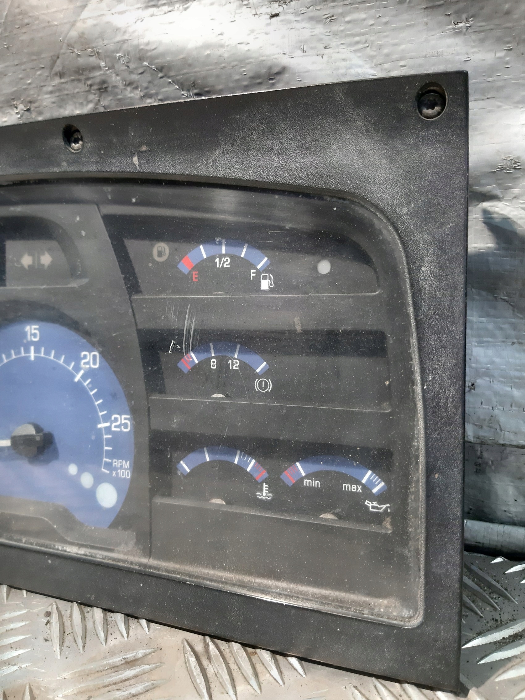 dials dials RENAULT MIDLUM PREMIUM