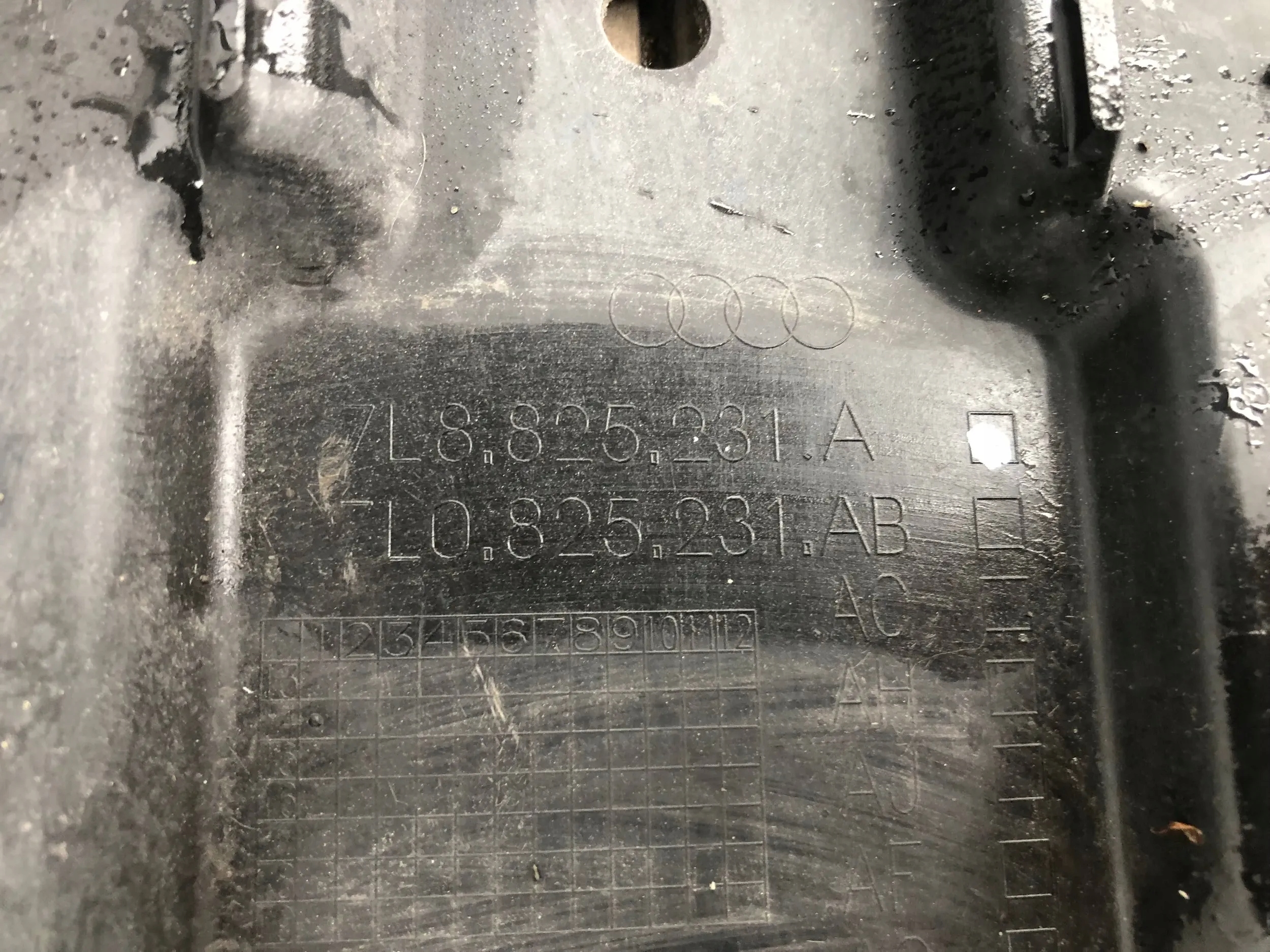 cover chassis AUDI Q7 4L 7L8825231A