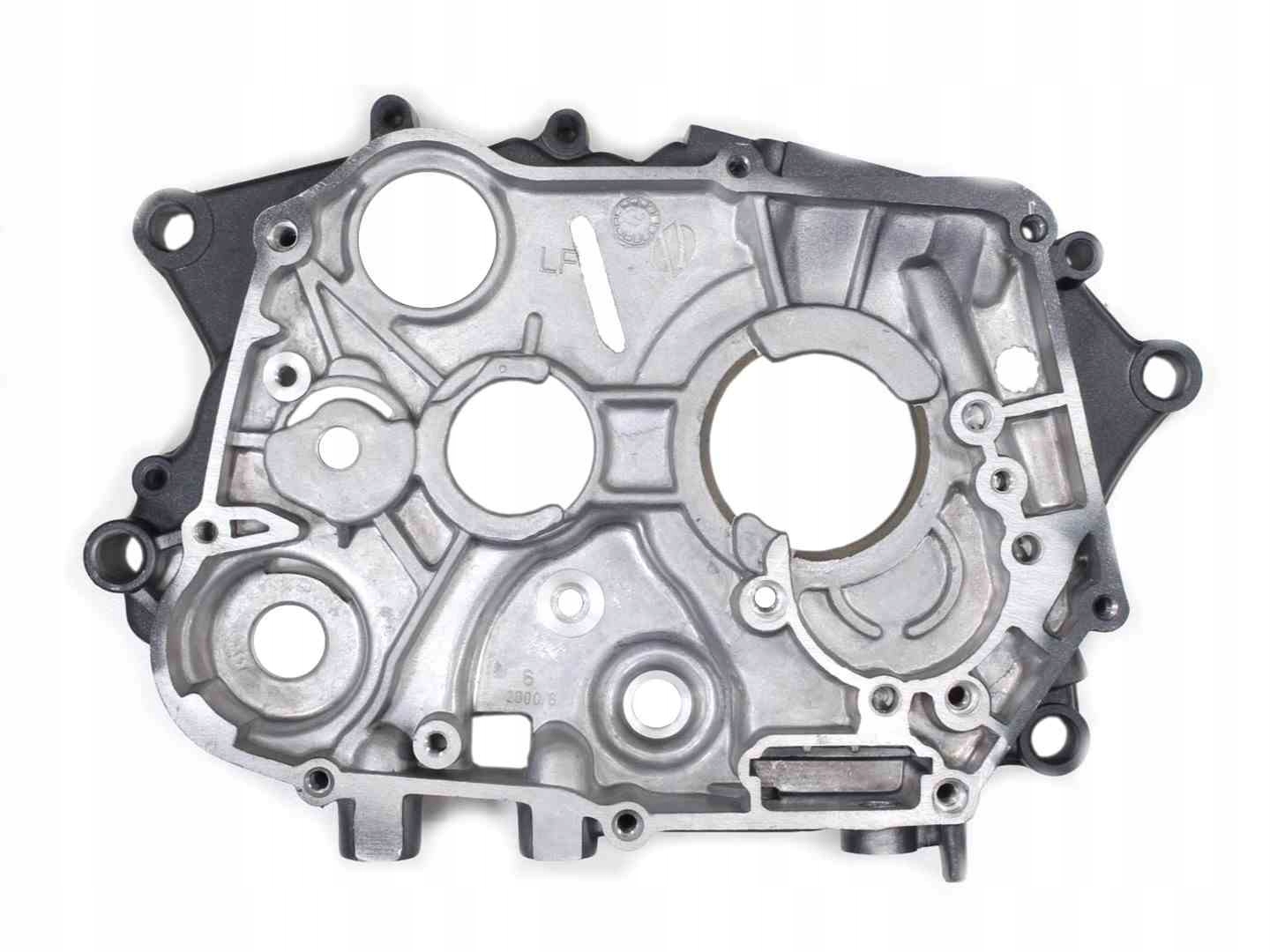 BENZER1563 - ПРАВИЙ КАРТЕР ASTON 125