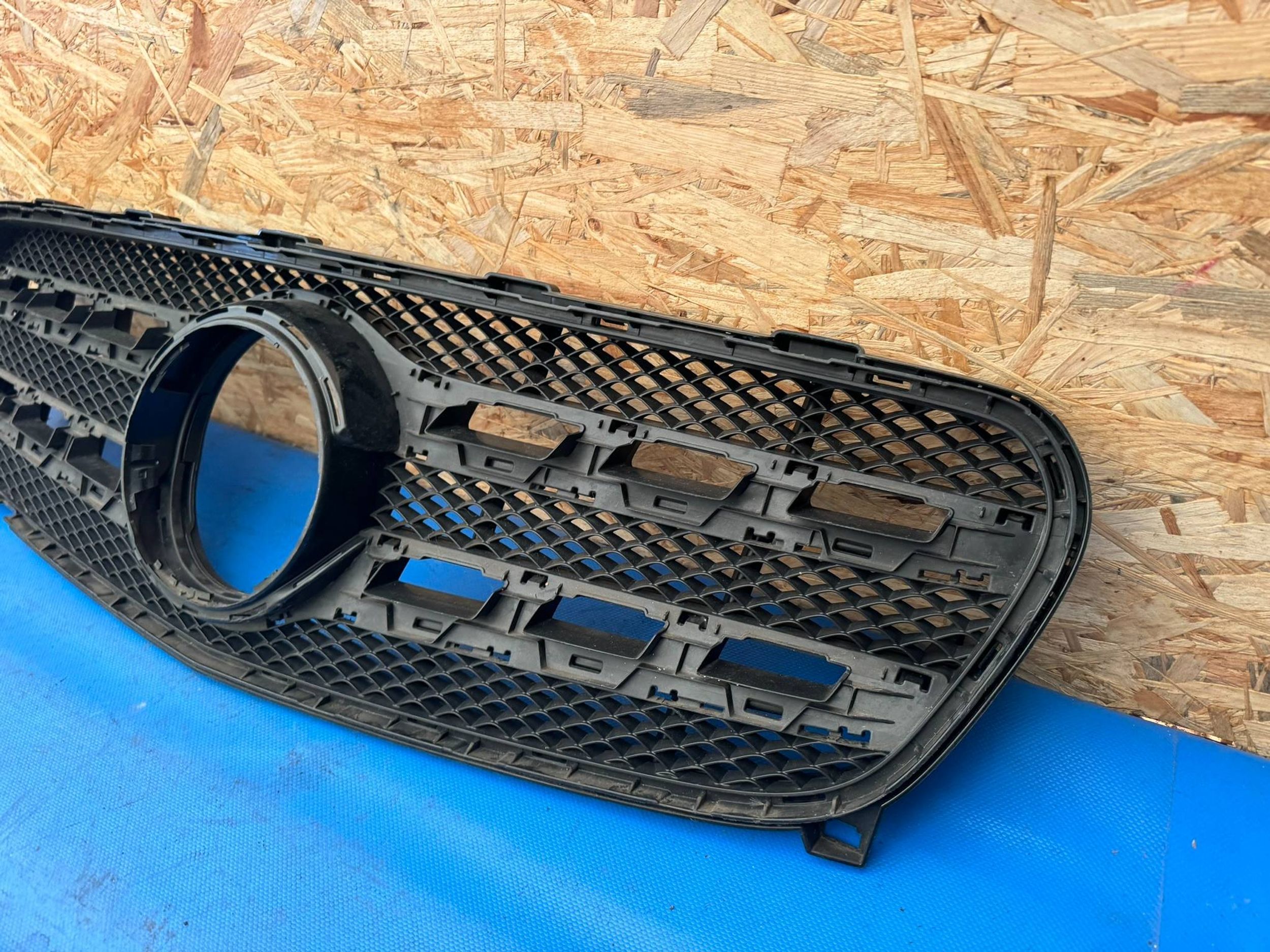 Mercedes-Benz GLA W156 Kühlergrill FRONTGRILL Kühlergitter A1568880400 - Thumbnail 2