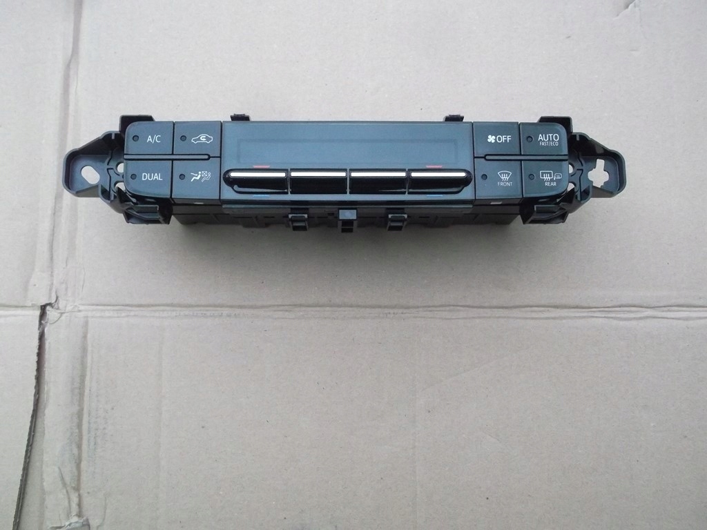 55900-47231 - TOYOTA PRIUS IV 15 - ПАНЕЛЬ ВЕНТИЛЯЦИОННОГО ОТВЕРСТИЯ КОНДИЦИОНЕРА