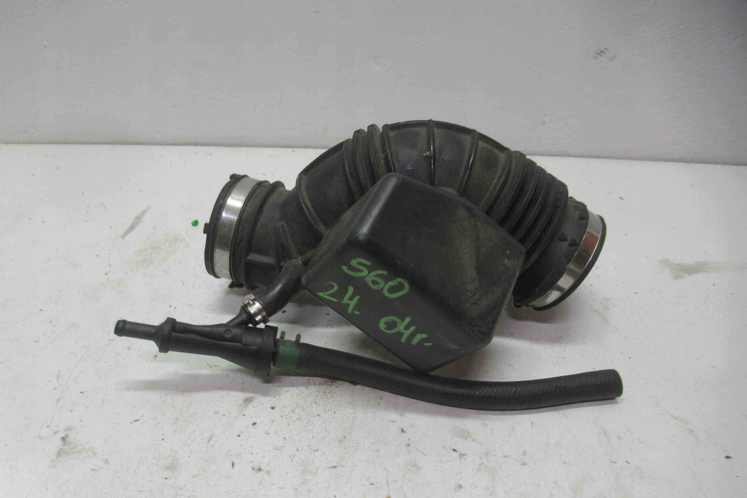 VOLVO S60 2.4 B pipe wiring intake air