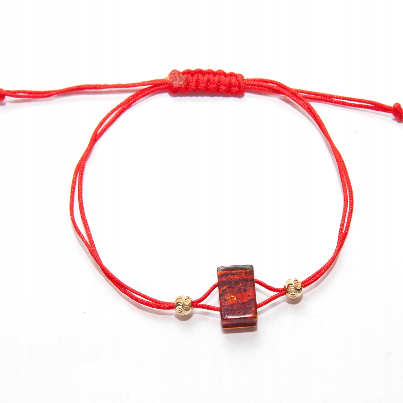 Náramek na provázku s jantarem a kuličkami ve zlatě 585, červený