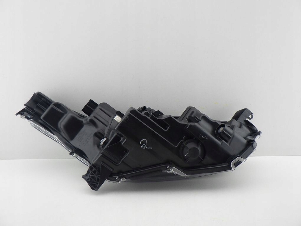 TOYOTA YARIS 4 IV P21 FULL LED 2020- light left front