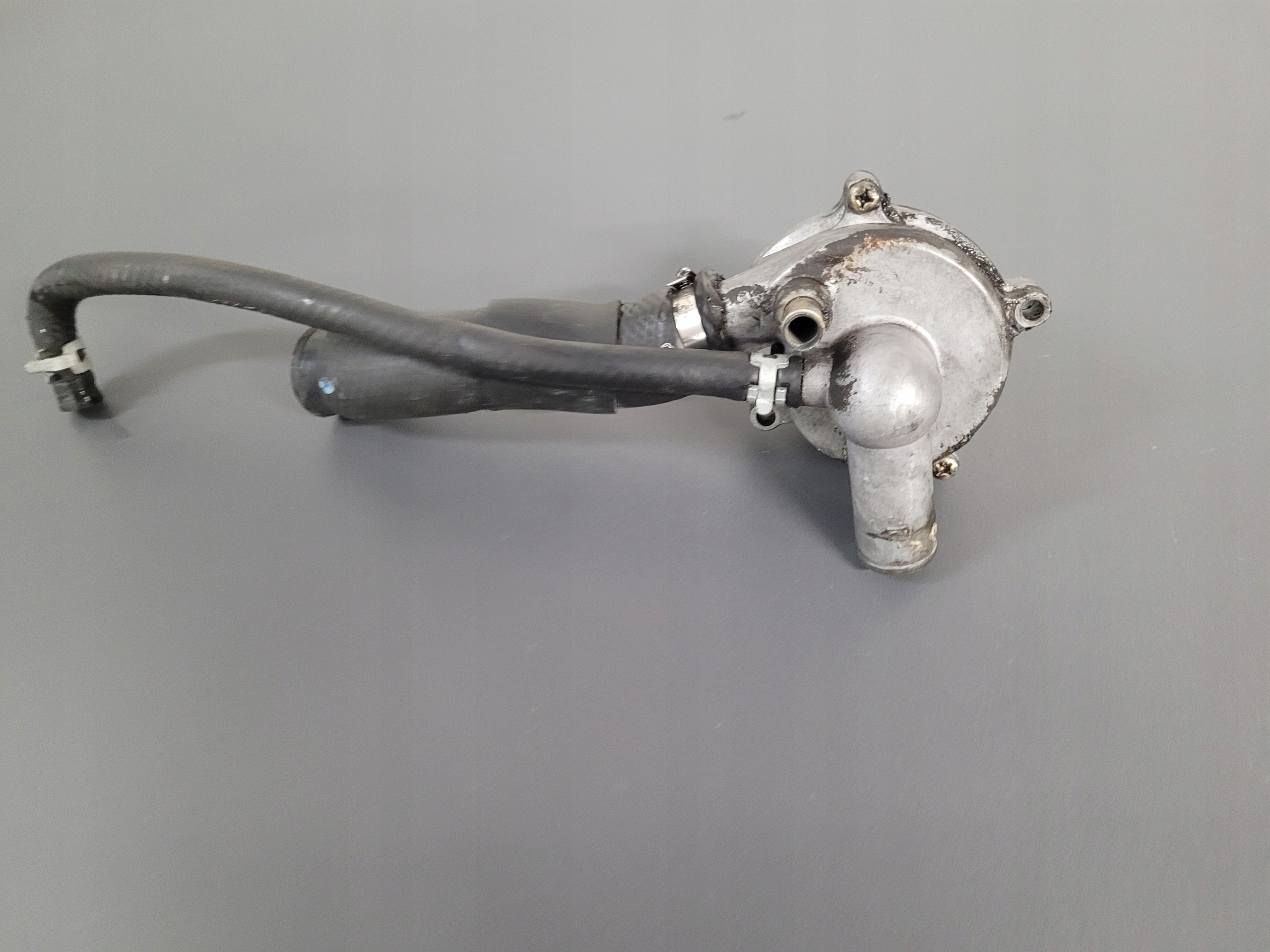 Suzuki GSXR 600 K1 K2 водяний насос