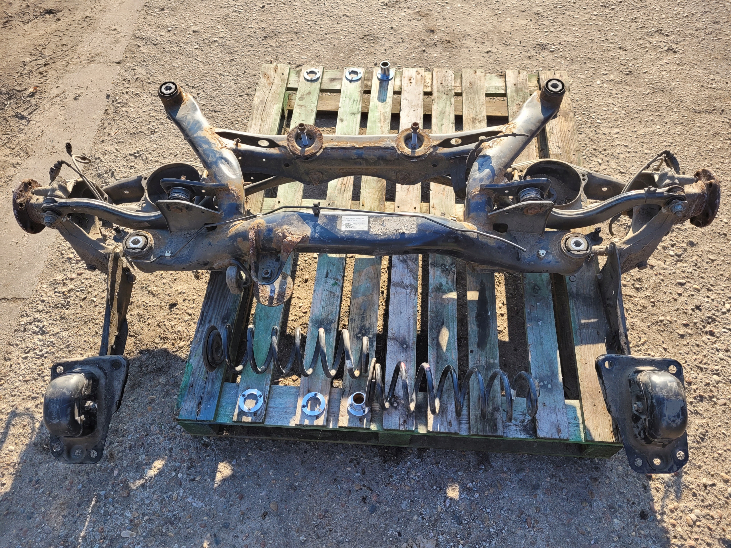 VW PASSAT B8 2.0 TDI 4MOTION 4X4 SANKI TYLNA BELKA ZAWIESZENIA