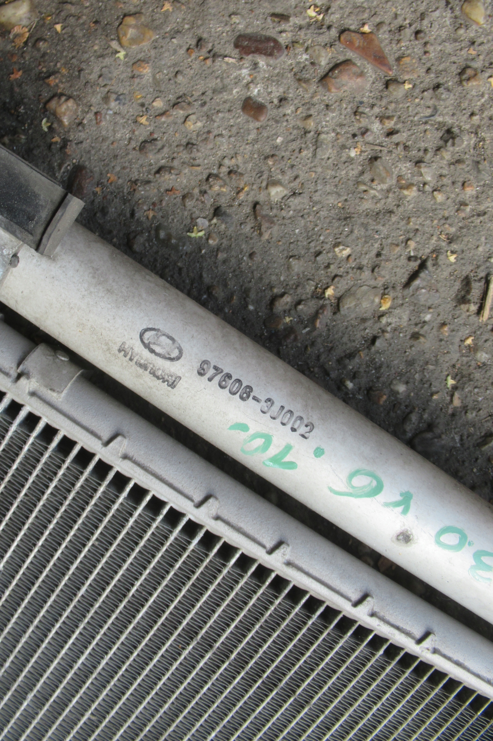 HYUNDAI IX55 3.0 CRDI Radiatore / Raffreddatore 97606-3J002