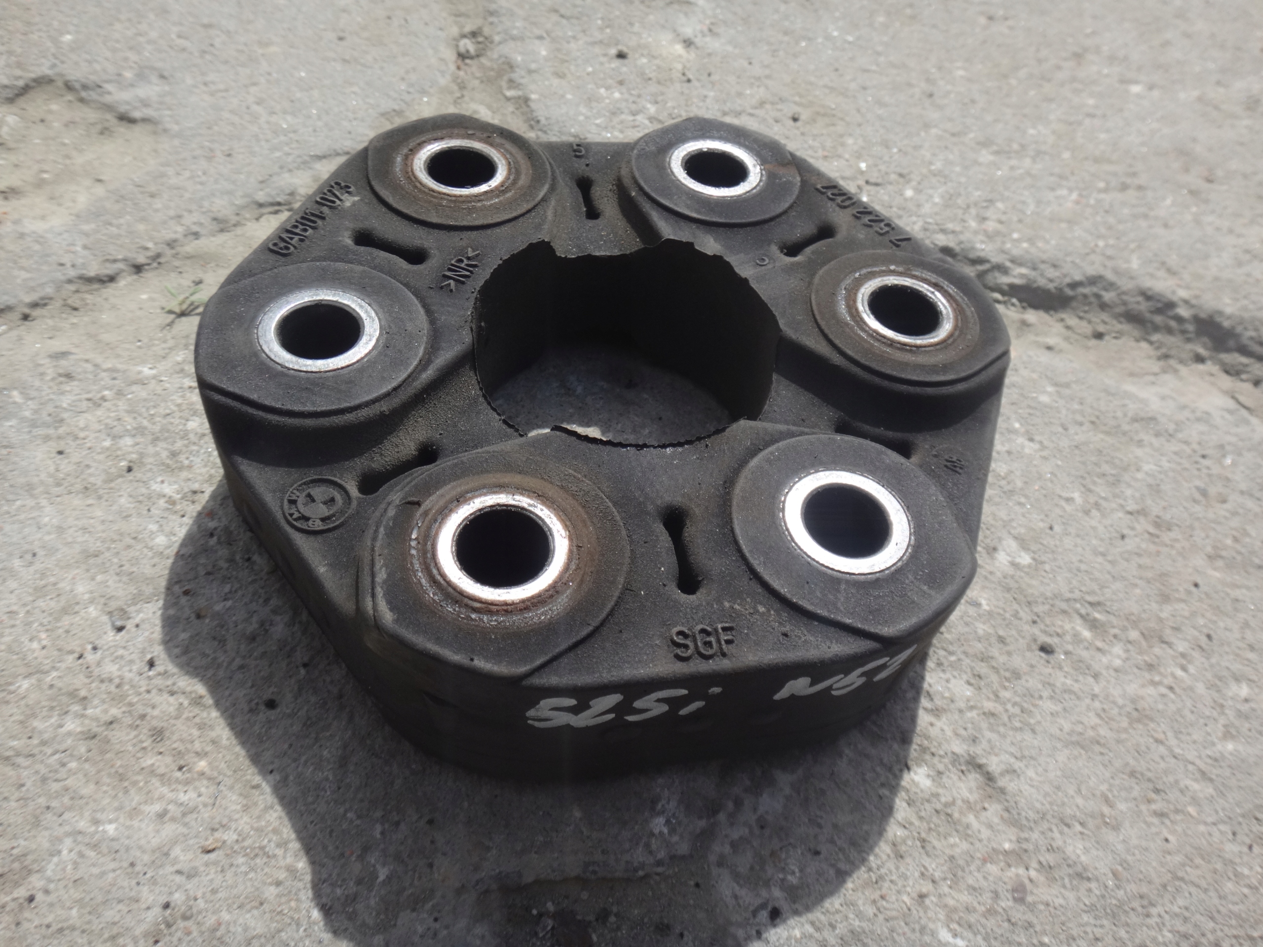 GUMA PRZEGUB ŁĄCZNIK WAŁU BMW F30 G20 E60 F10 F11 G30 G31 E63 E64 G32 G11 Producent części BMW OE