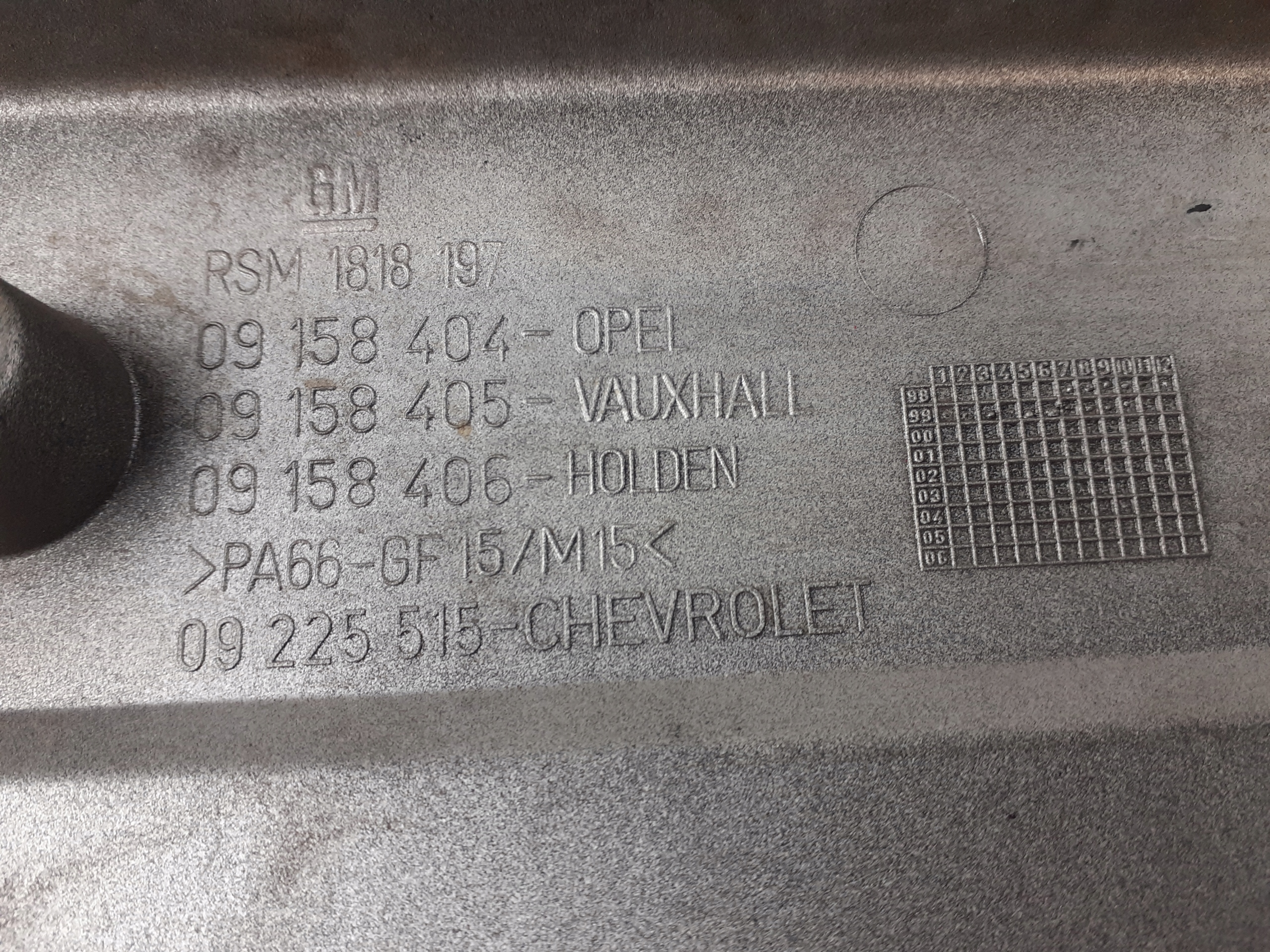 Opel Vectra B 1.6B motor cover upper