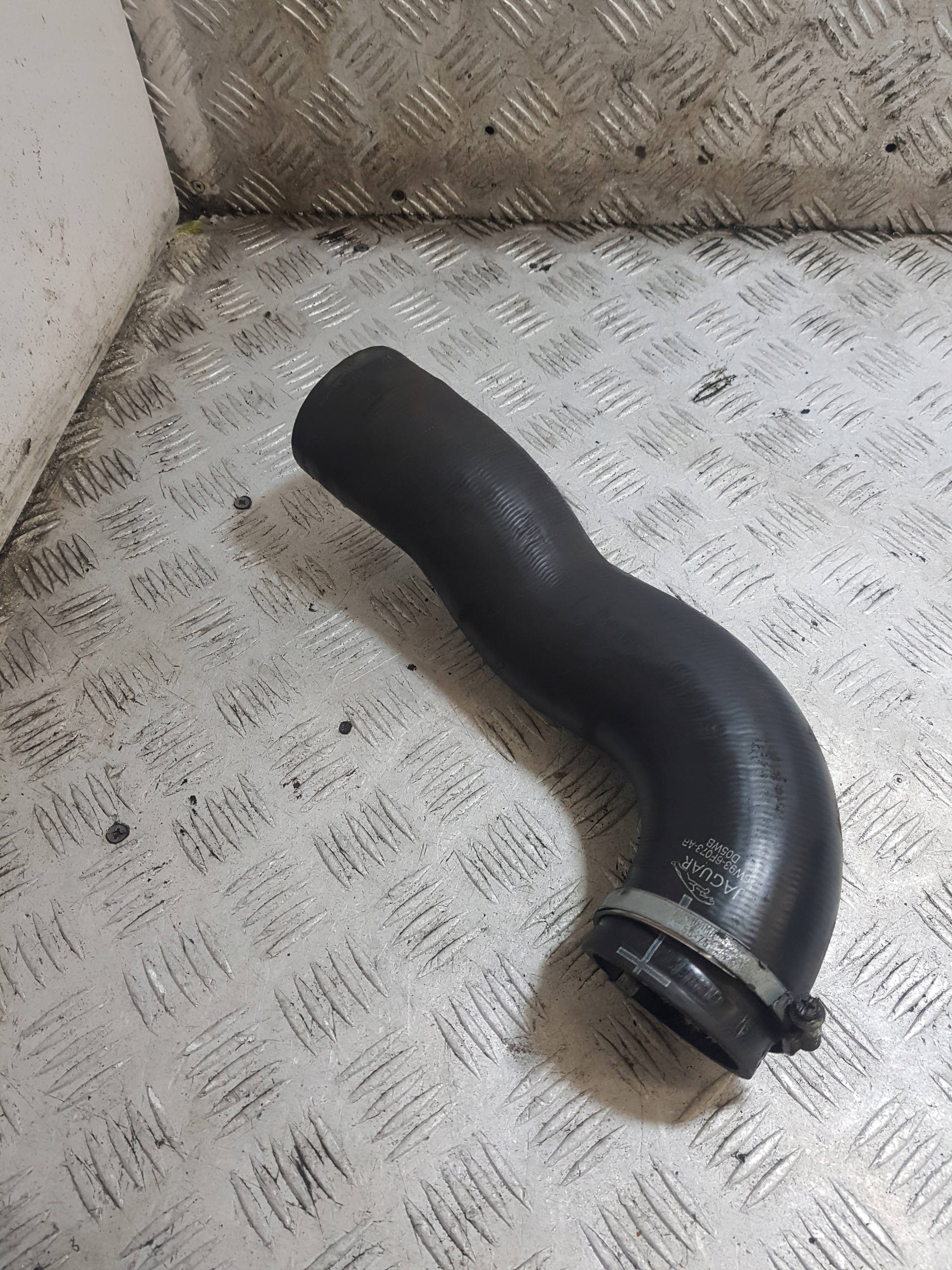 rohr Schlauch intercooler turbo XF 3.0 D 6W93-6F073-AB