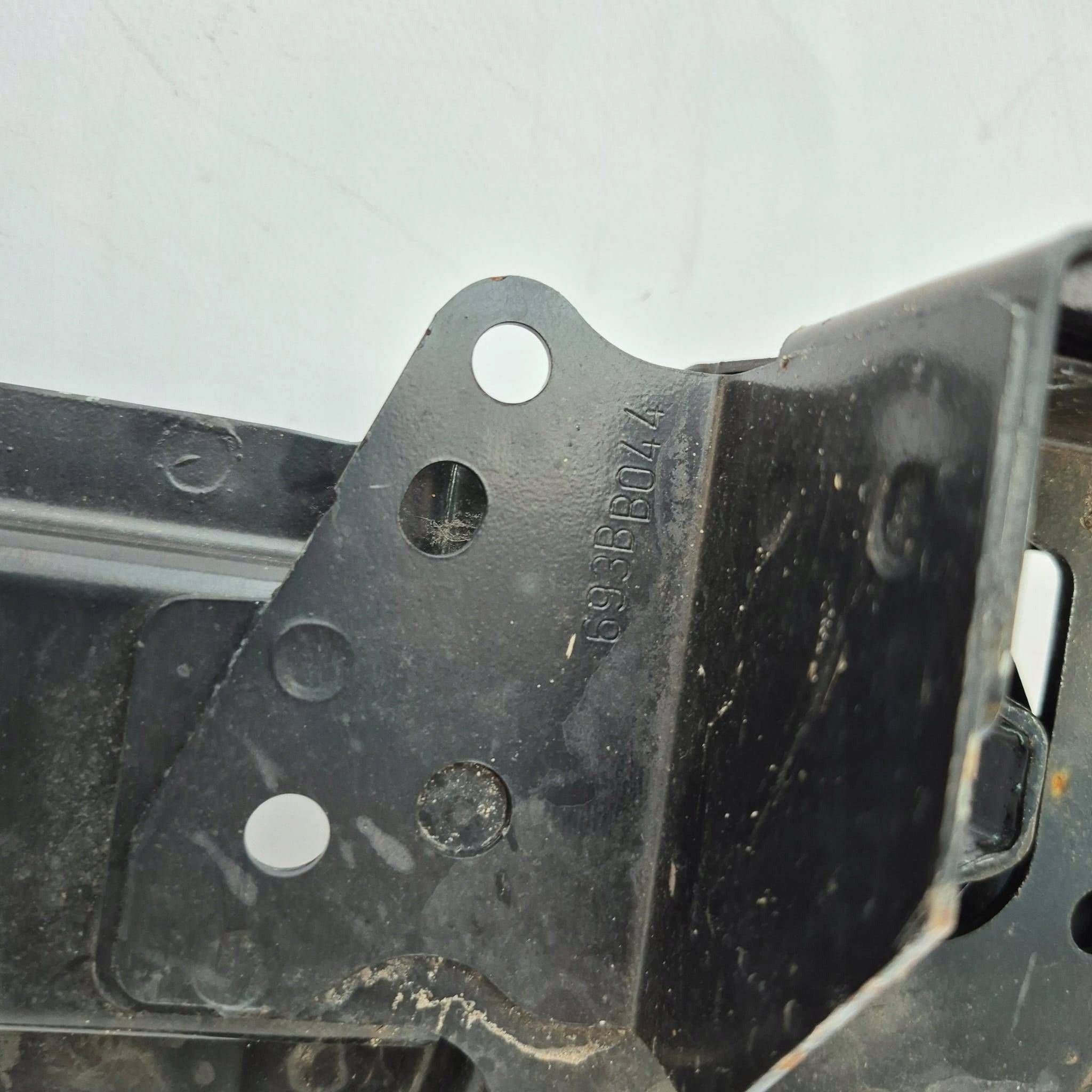 RENAULT ZOE and 12- sider front front below radiator