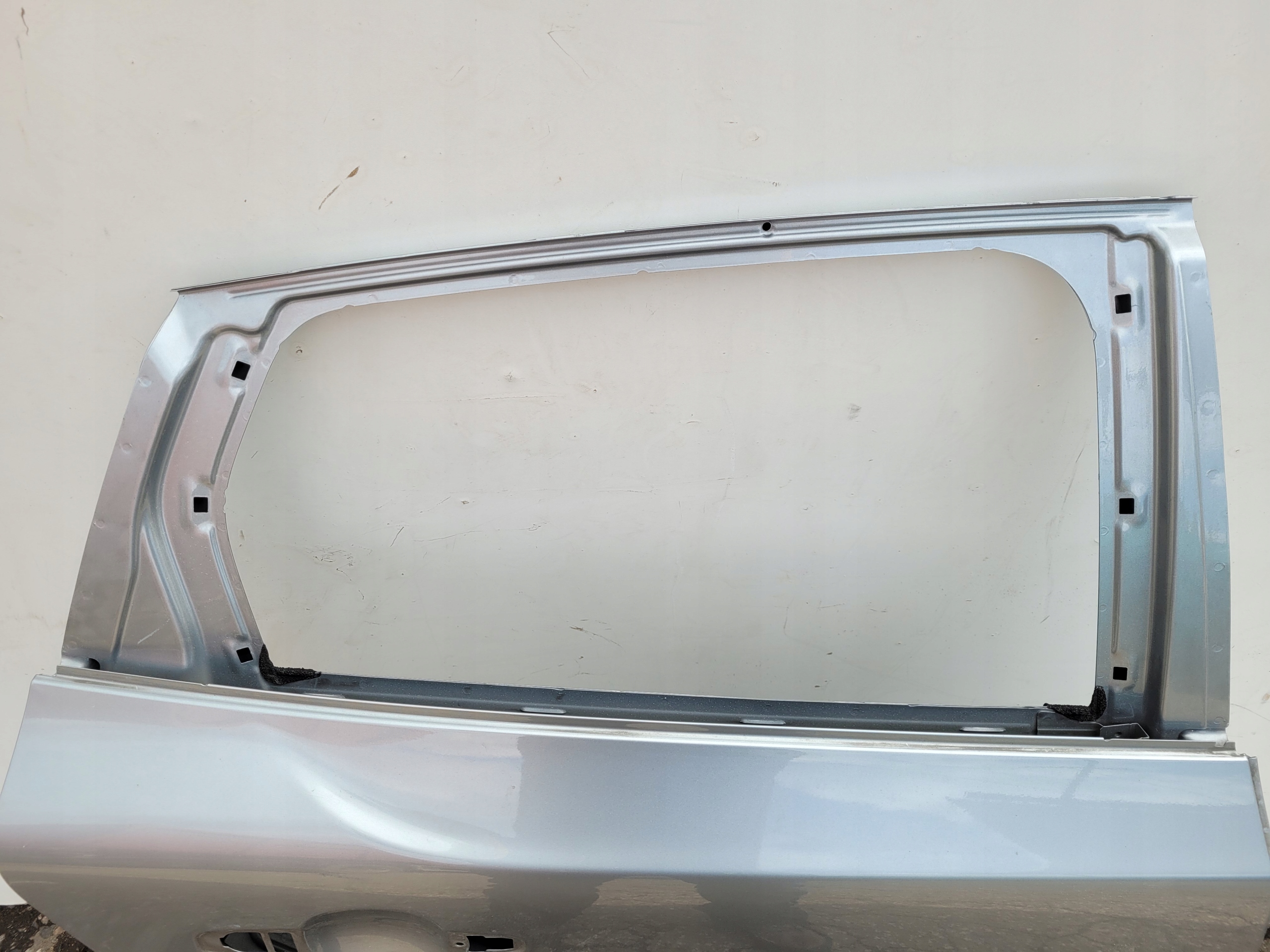 volvo V40 XC40 2012> дверь правая задняя oe