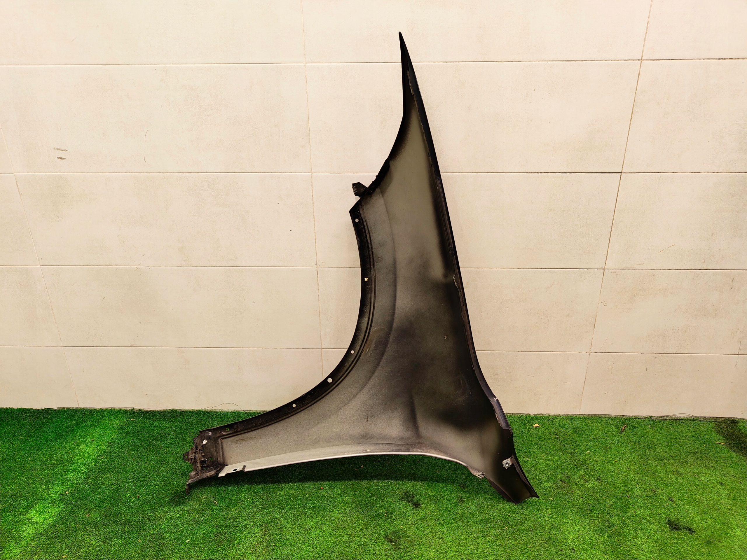 BMW X1 F48 fender right front front 668