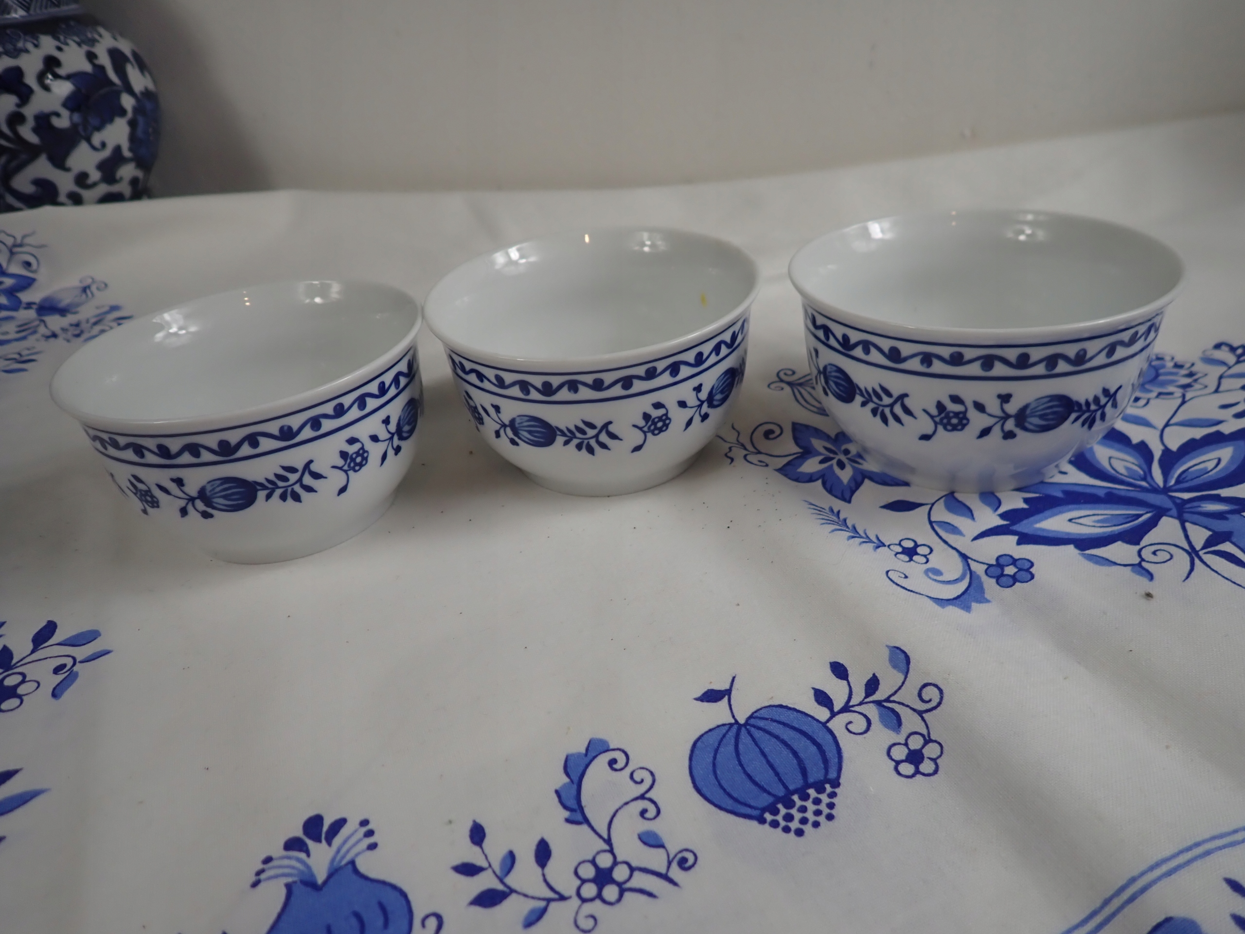 KAHLA WZÓR CEBULOWY - MISECZKI MAŁE NA SZTUKI