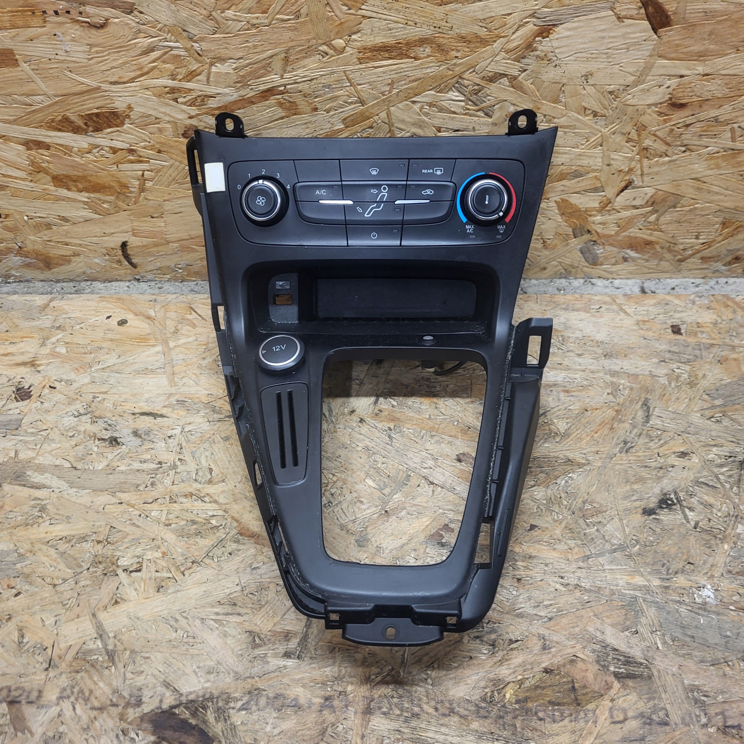 FORD FOCUS KOMBI HB MK3 15-18R LIFT PANEL frame STETROWANIA KLIMATRONIK
